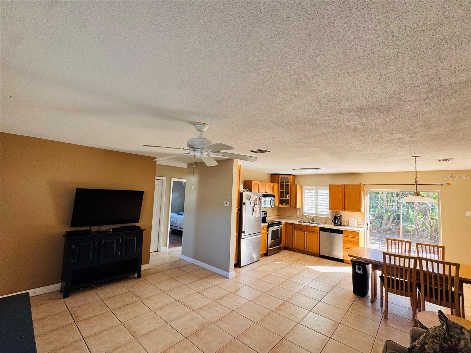 Image 14 of 19 For 12 Lake Shore Drive