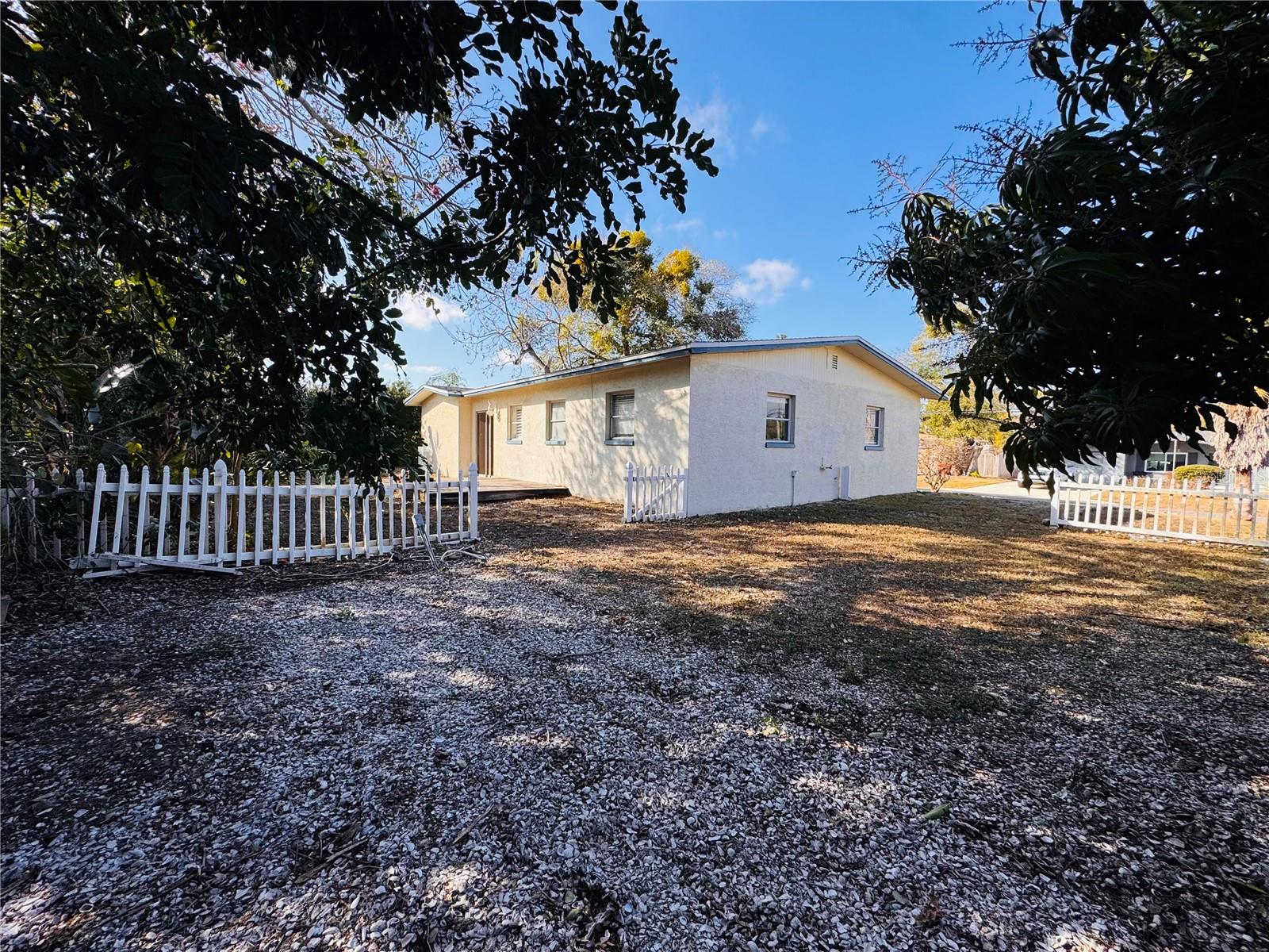 Image 6 of 19 For 12 Lake Shore Drive