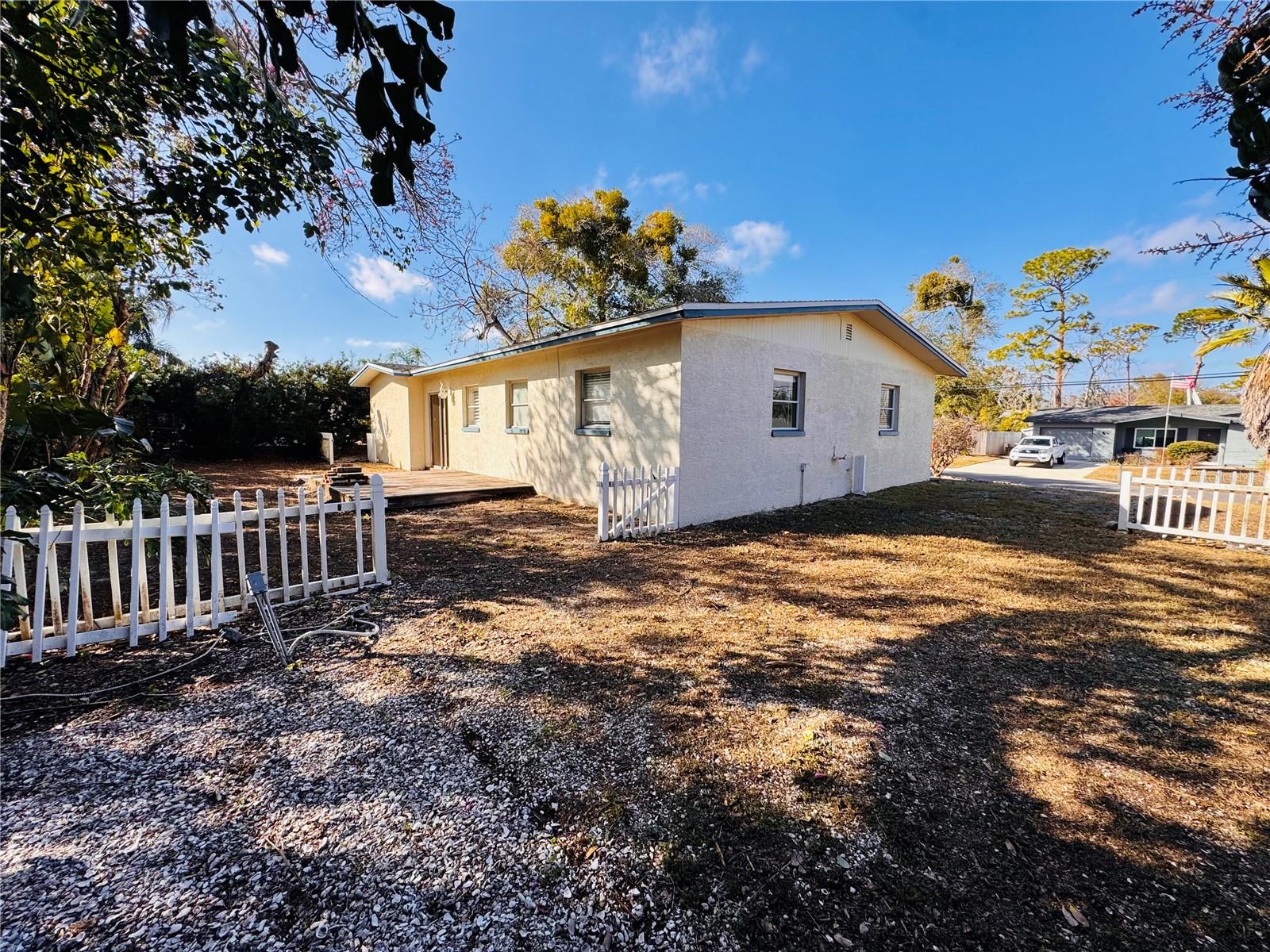 Image 7 of 19 For 12 Lake Shore Drive