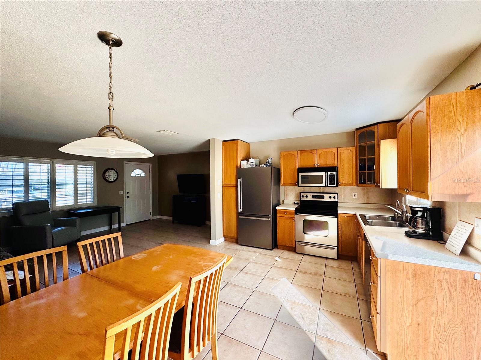 Image 8 of 19 For 12 Lake Shore Drive