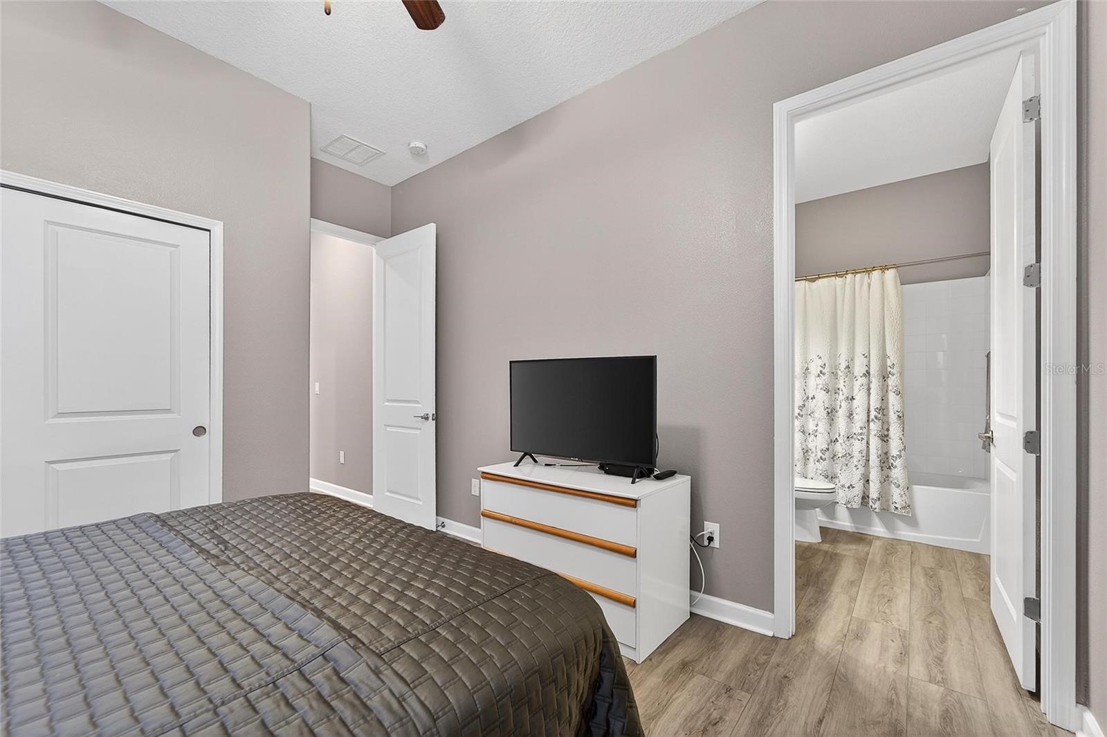 Image 43 of 98 For 16810 Scuba Crest Street