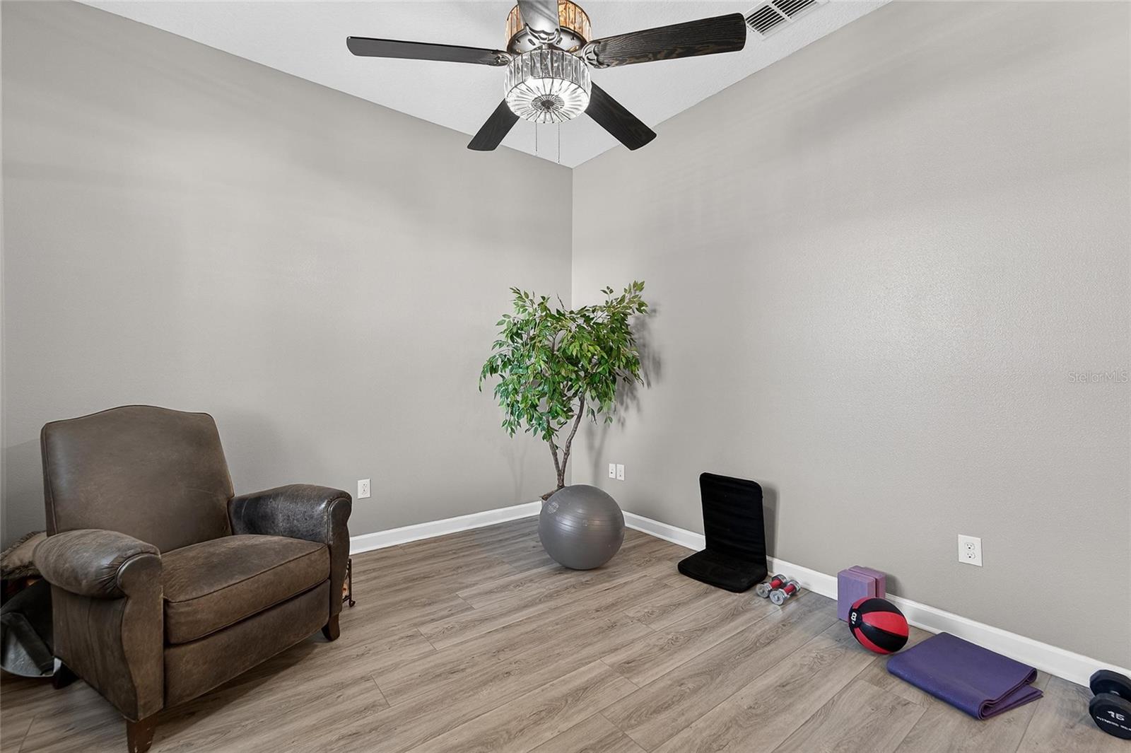 Image 48 of 98 For 16810 Scuba Crest Street