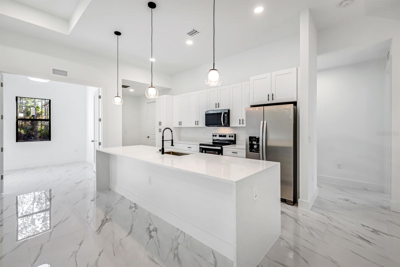 Image 10 of 25 For 2113 Grayson Avenue