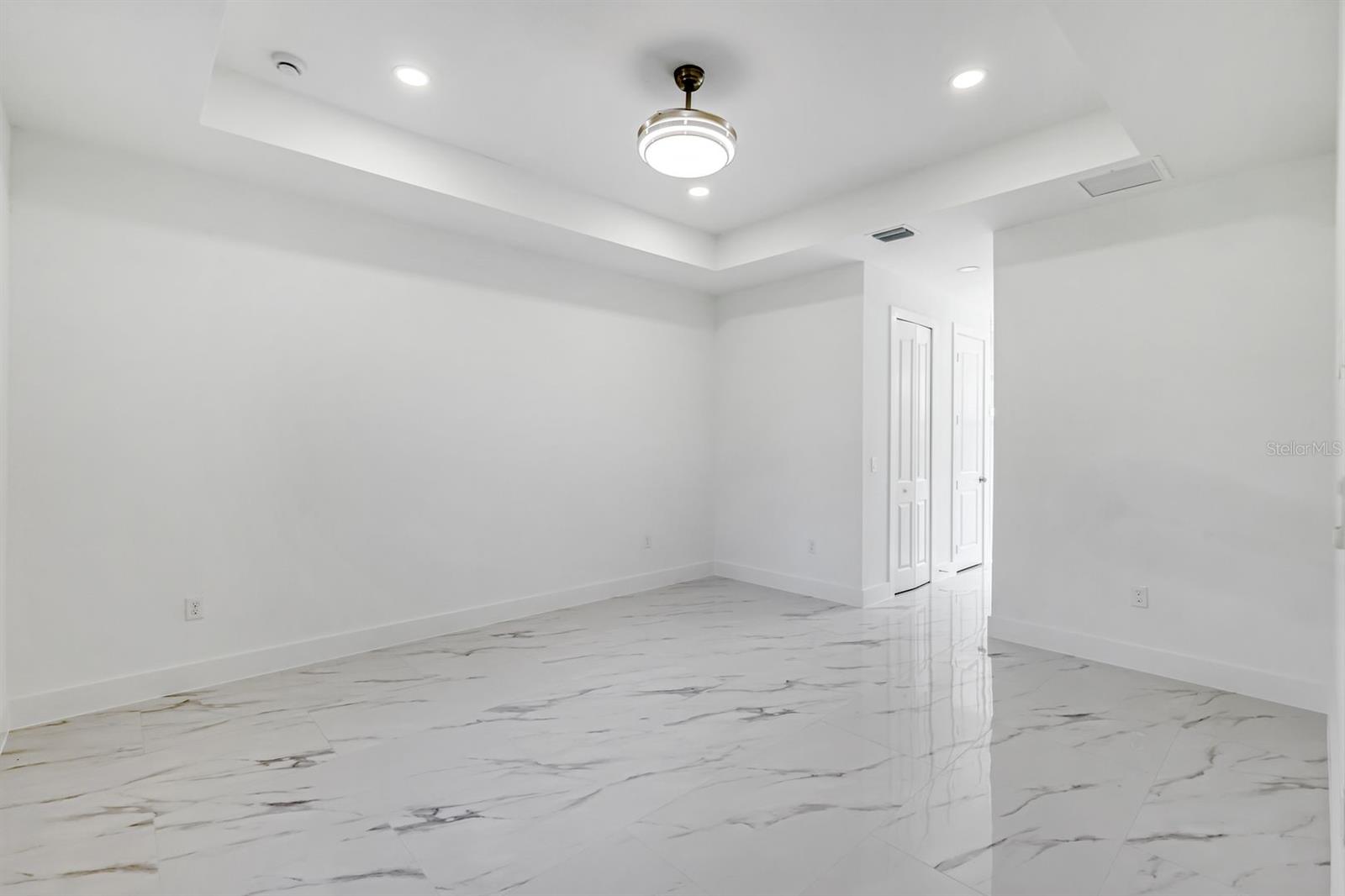 Image 12 of 25 For 2113 Grayson Avenue