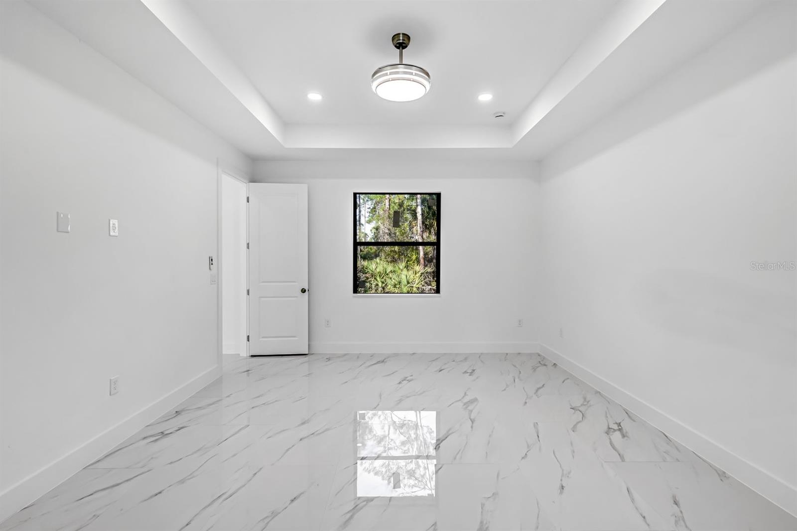 Image 13 of 25 For 2113 Grayson Avenue