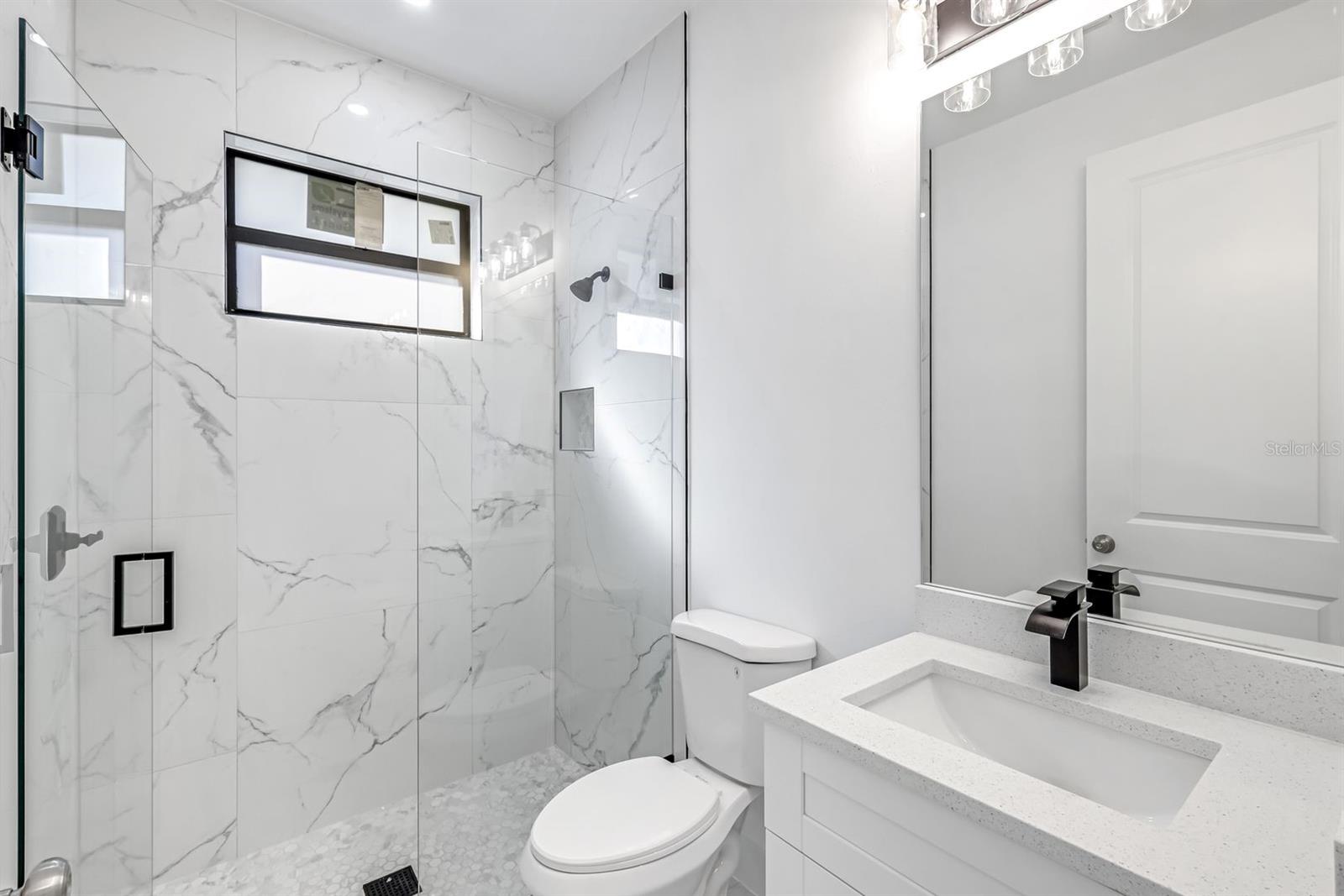 Image 17 of 25 For 2113 Grayson Avenue