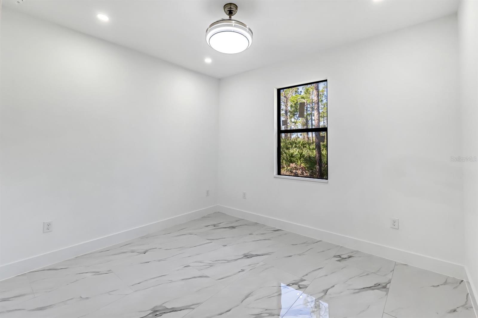 Image 18 of 25 For 2113 Grayson Avenue