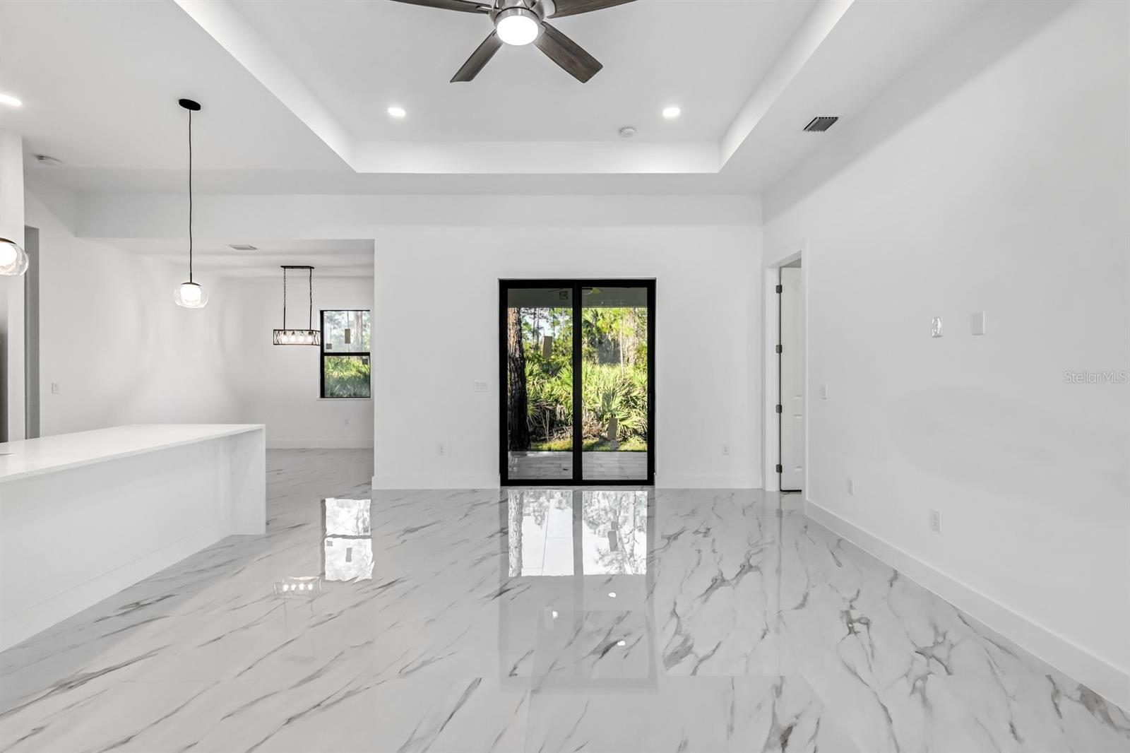 Image 4 of 25 For 2113 Grayson Avenue