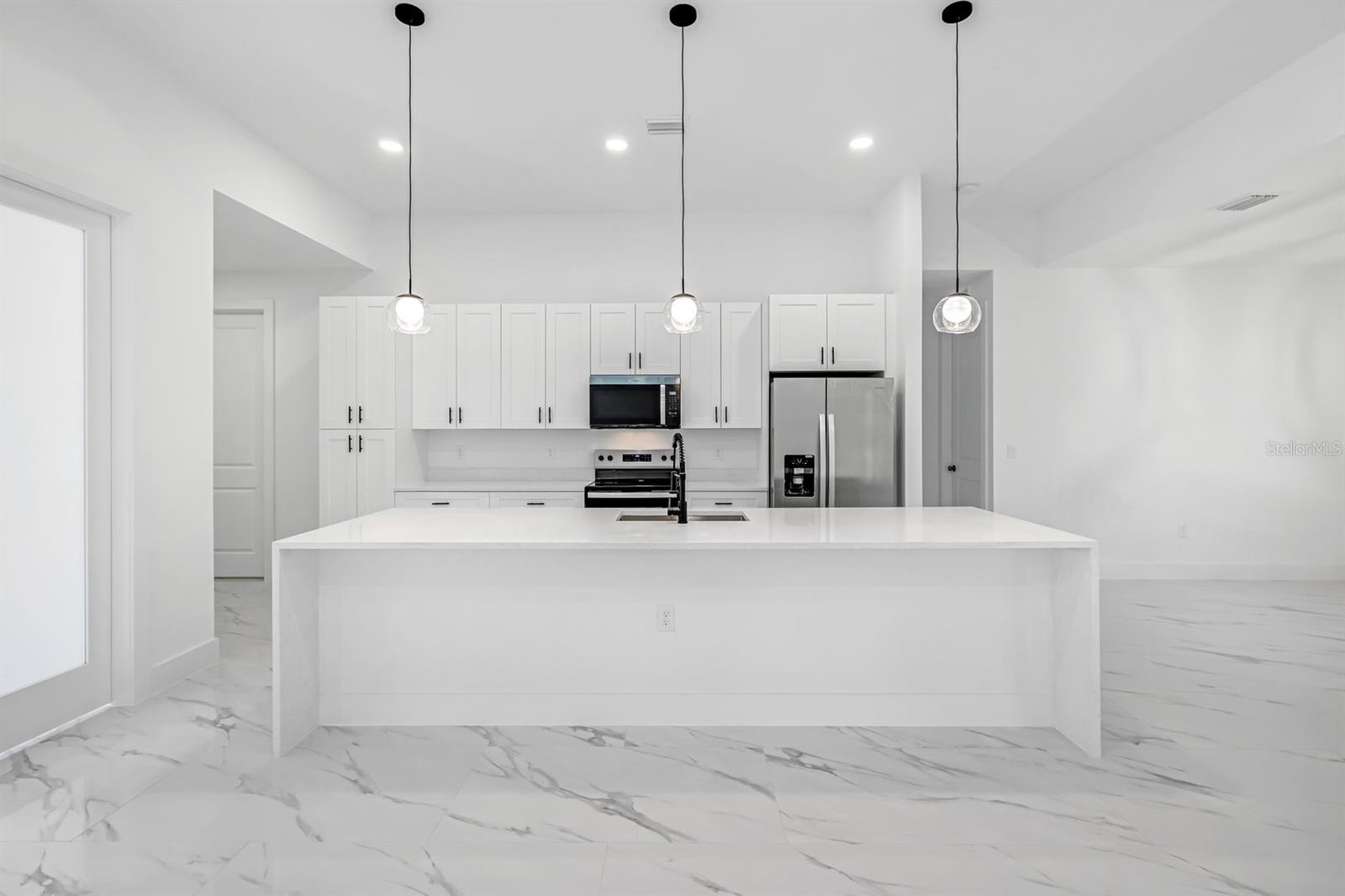 Image 6 of 25 For 2113 Grayson Avenue