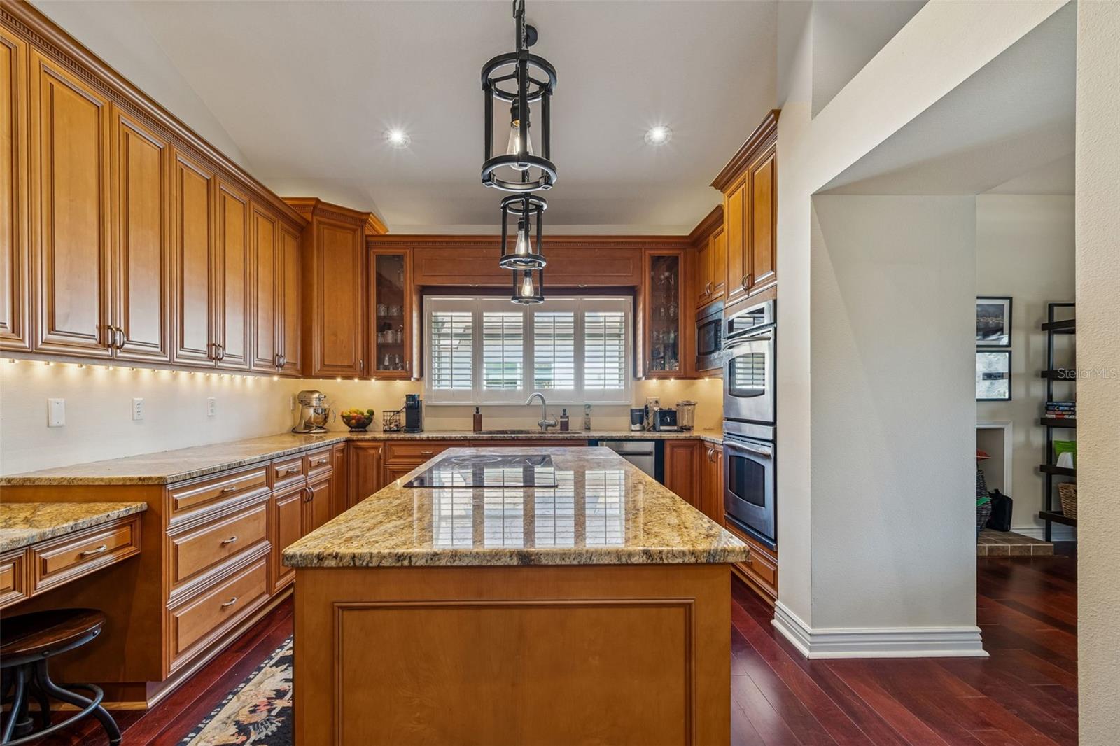 Listing photo id 9 for 17503 Edinburgh Drive