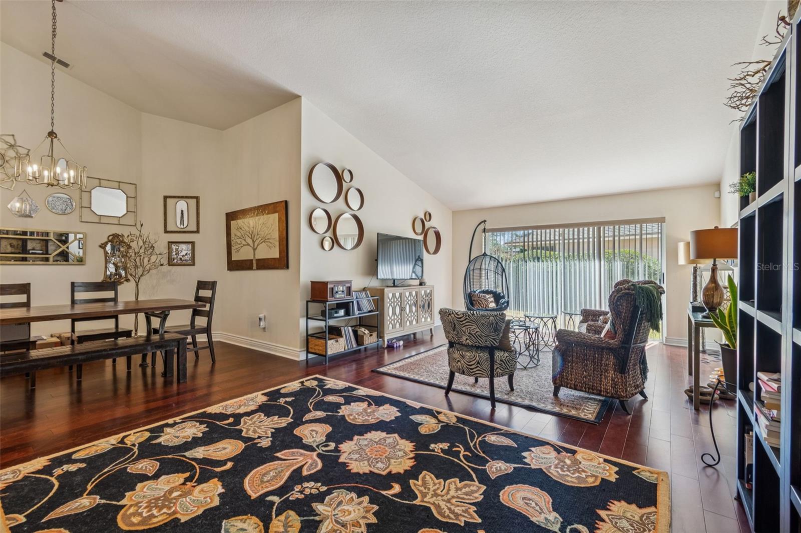 Listing photo id 19 for 17503 Edinburgh Drive