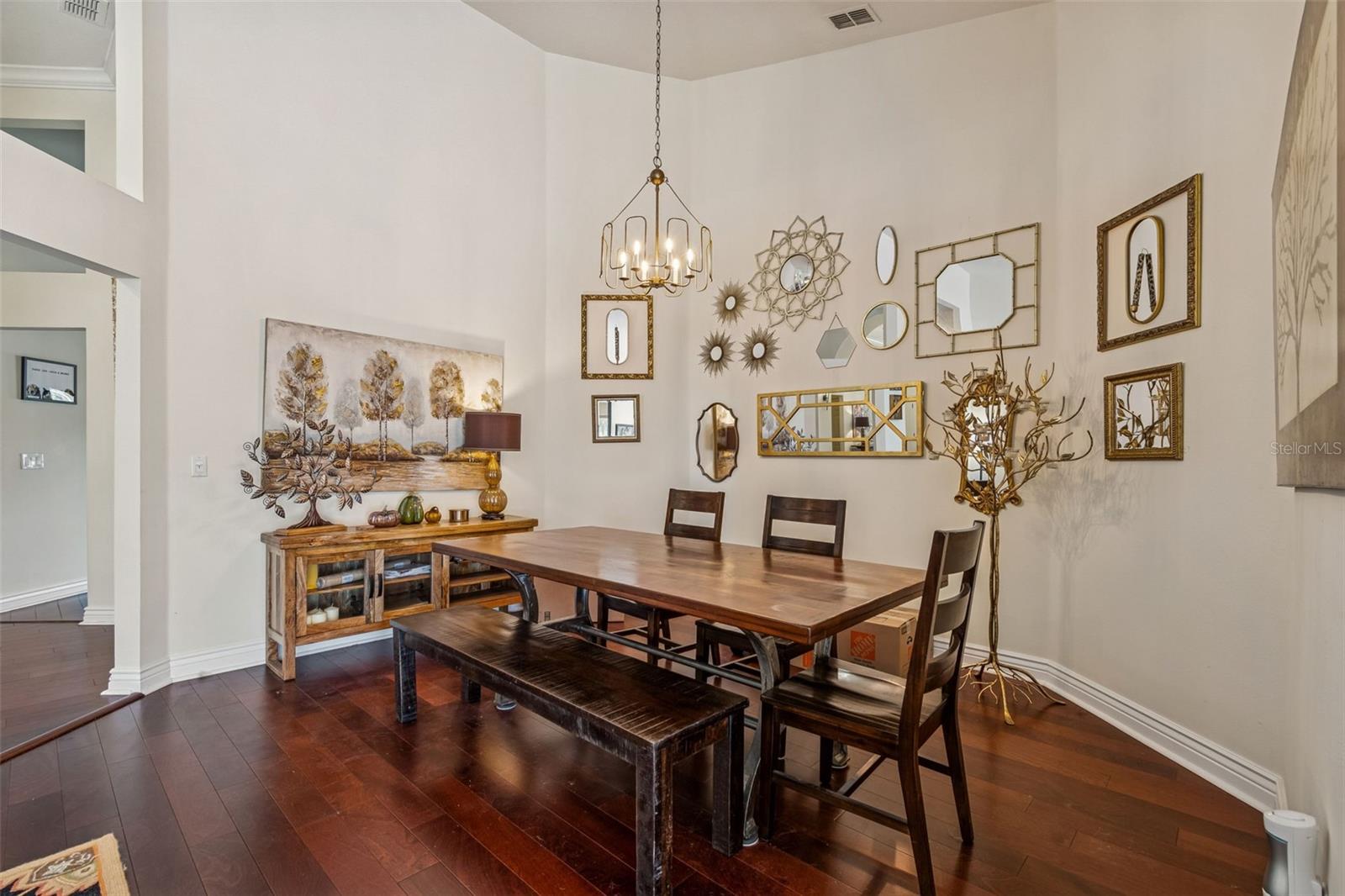 Listing photo id 23 for 17503 Edinburgh Drive