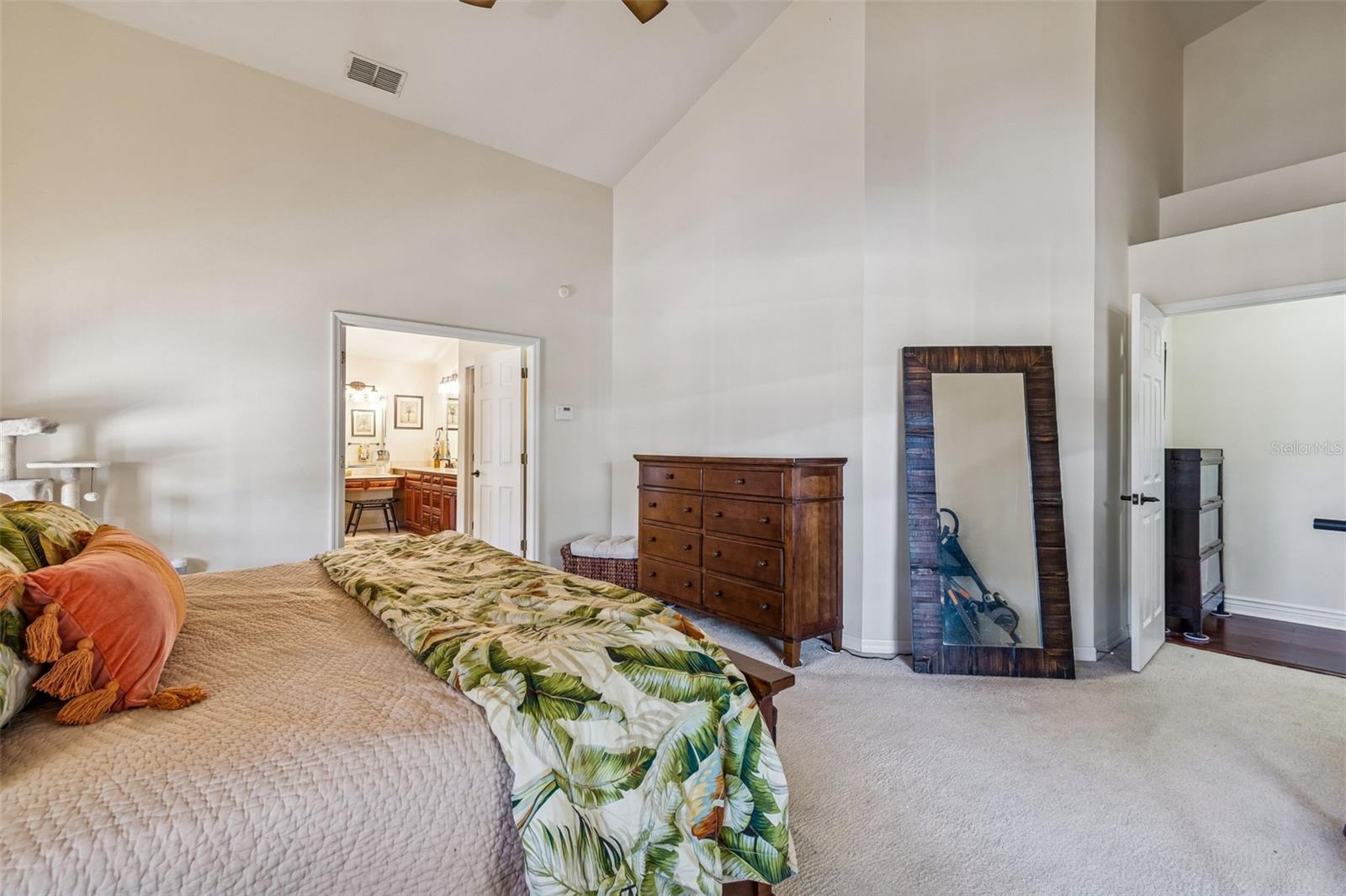 Listing photo id 25 for 17503 Edinburgh Drive