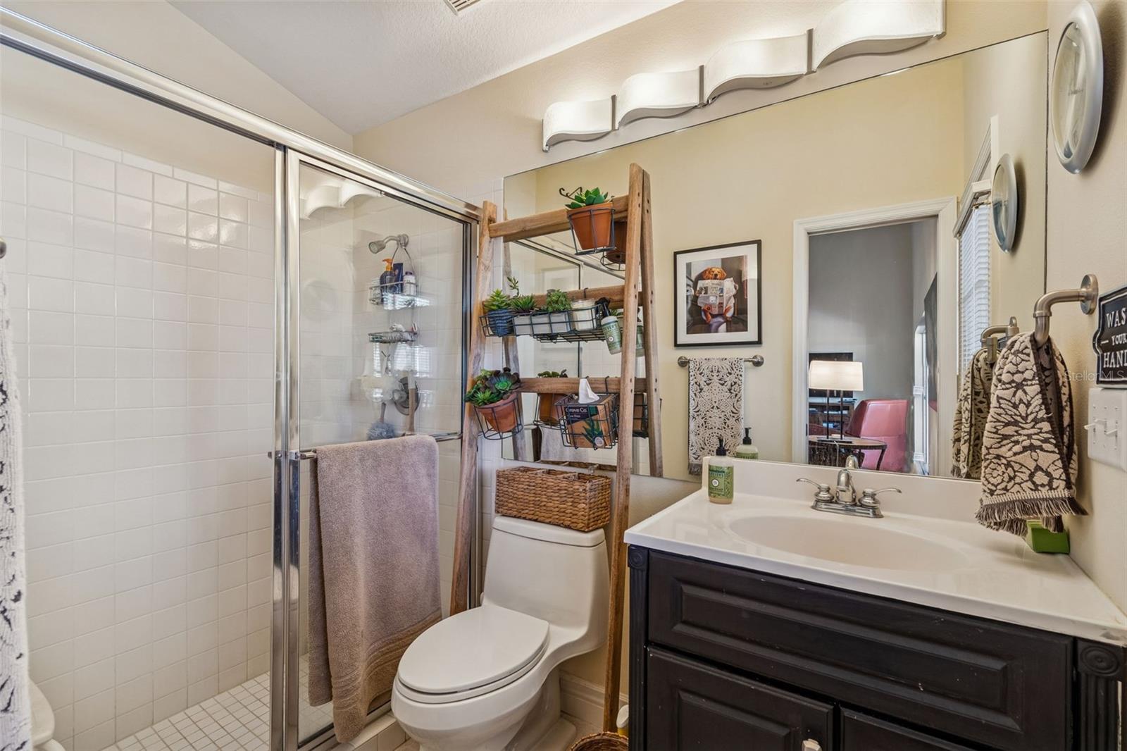 Listing photo id 33 for 17503 Edinburgh Drive