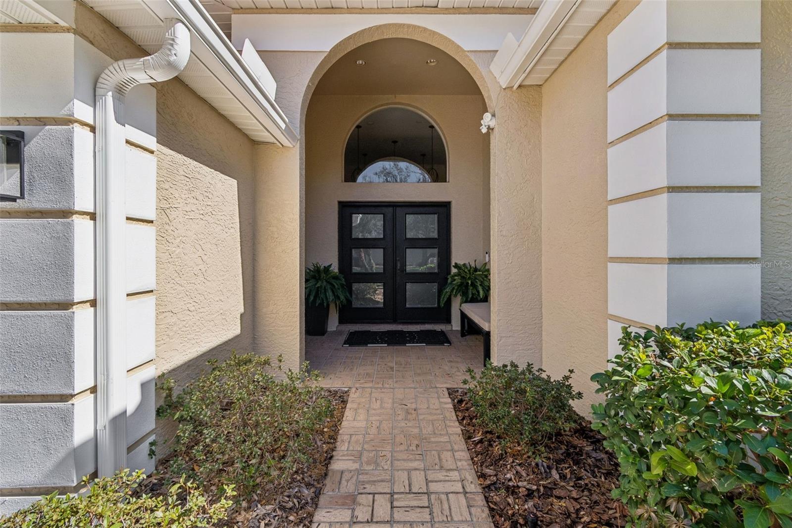 Listing photo id 2 for 17503 Edinburgh Drive