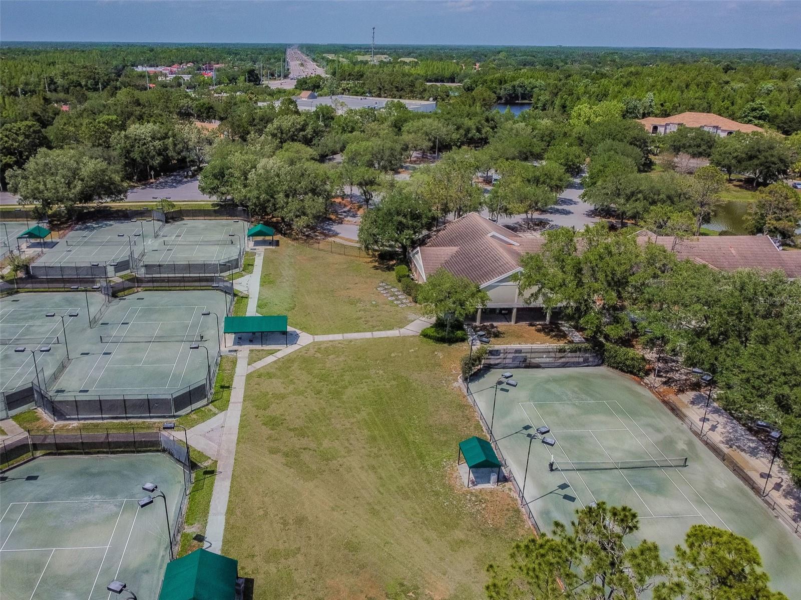 Listing photo id 63 for 17503 Edinburgh Drive