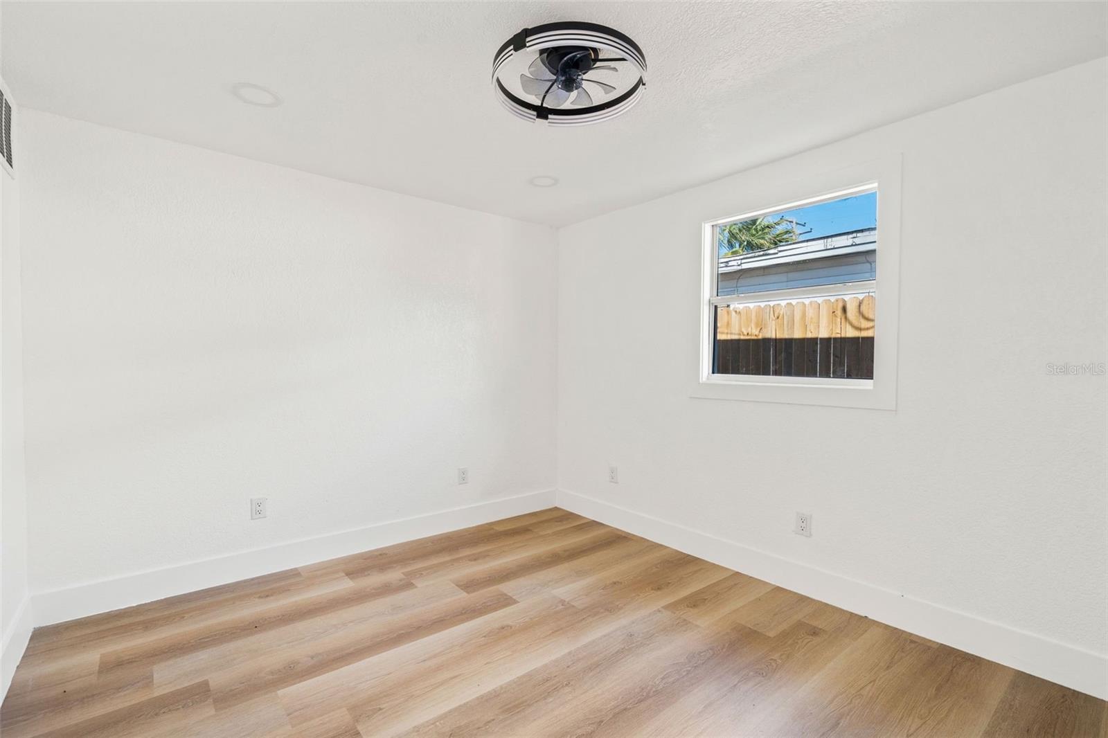 Image 18 of 34 For 4606 Paxton Avenue