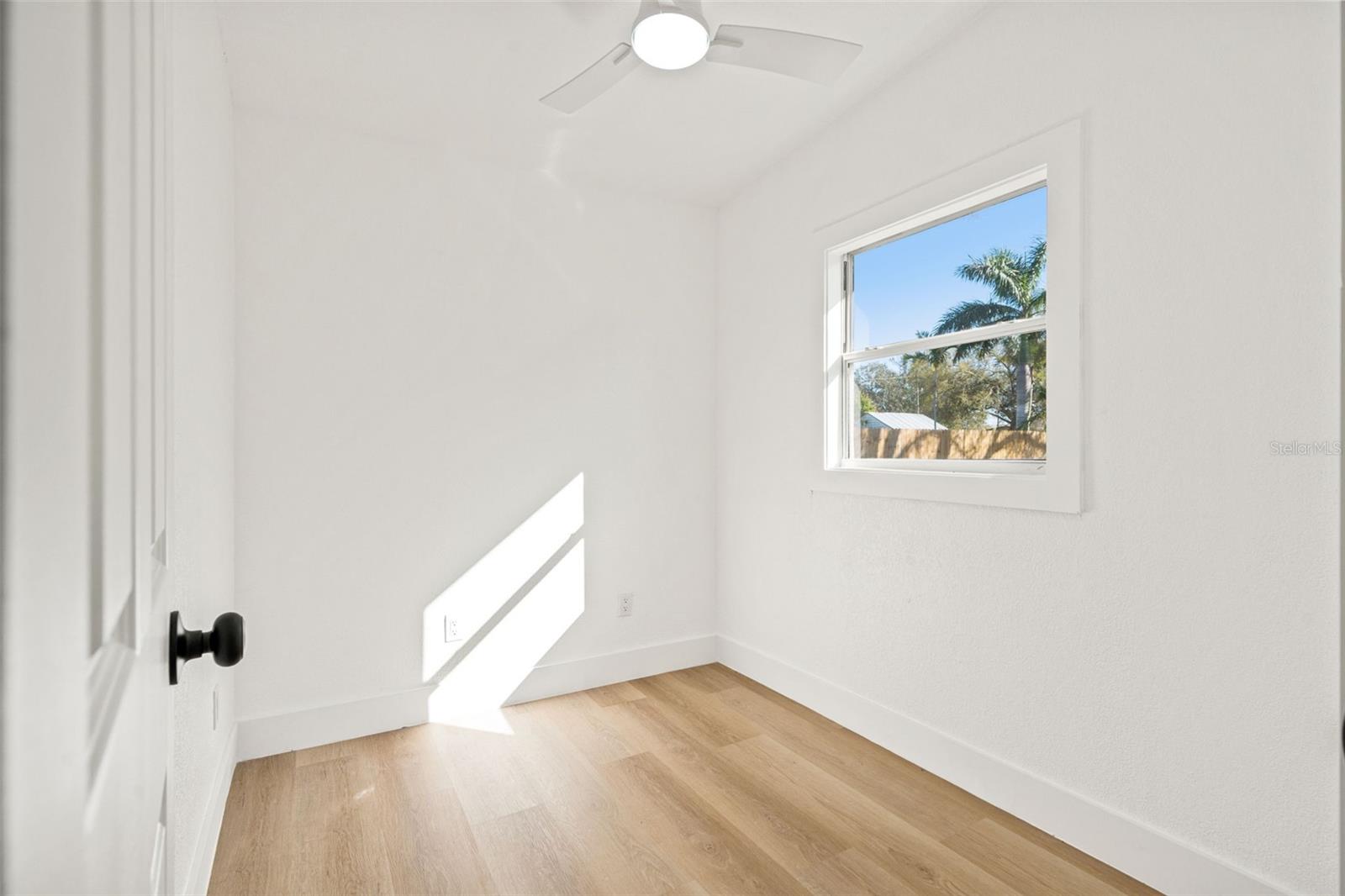 Image 19 of 34 For 4606 Paxton Avenue