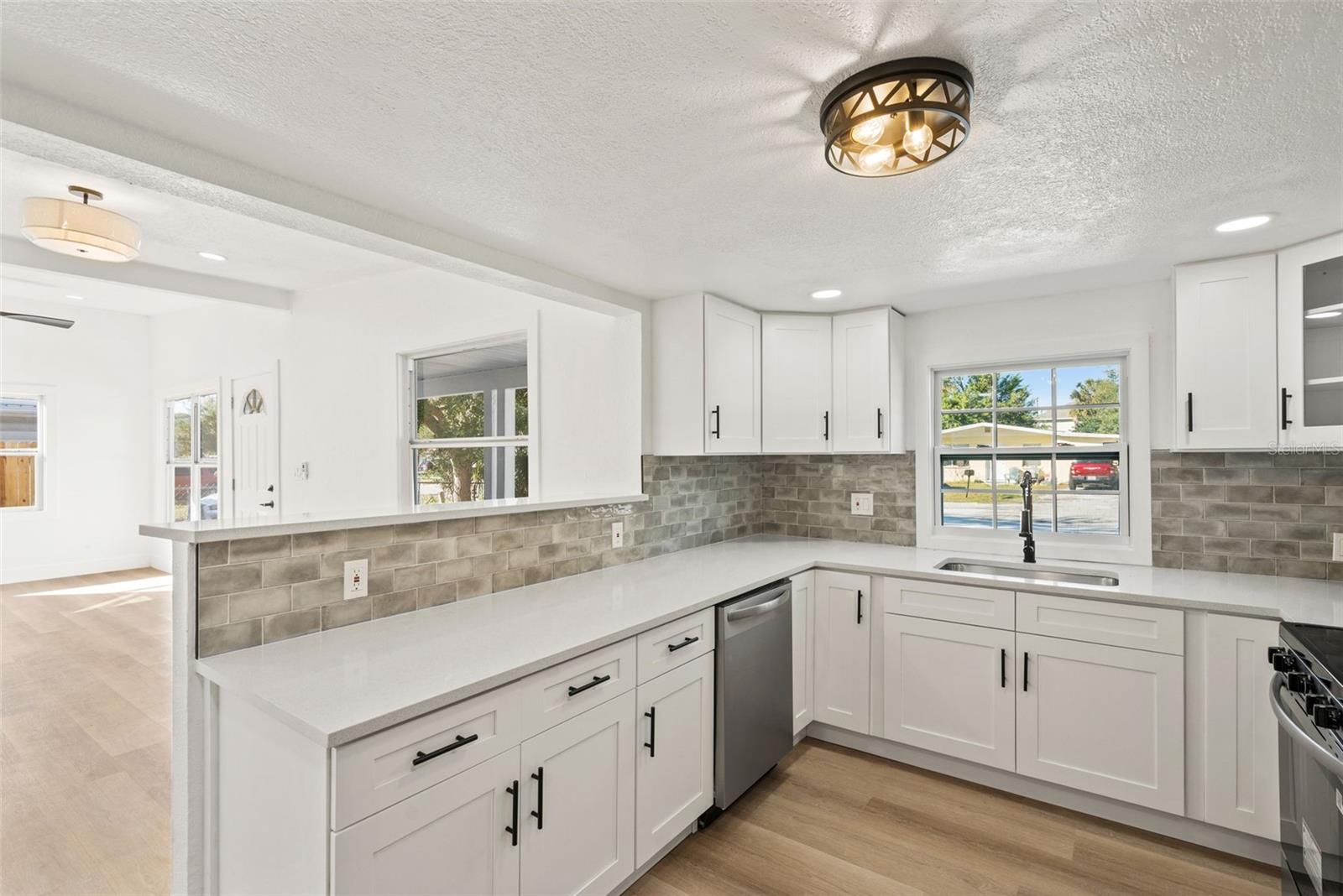 Image 8 of 34 For 4606 Paxton Avenue