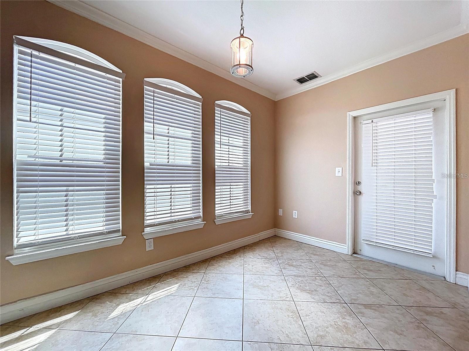 Image 14 of 29 For 2731 Via Capri  934