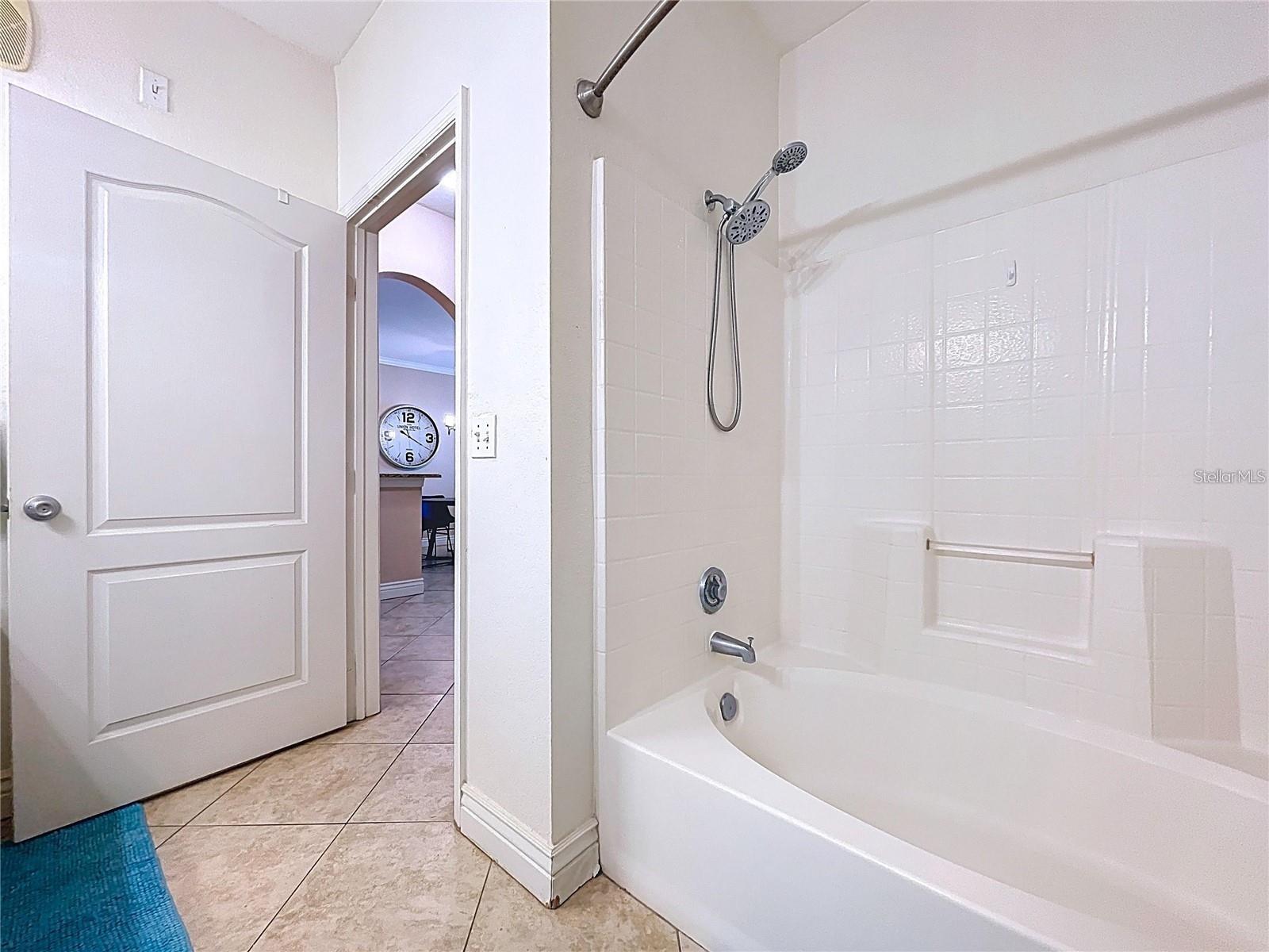 Image 20 of 29 For 2731 Via Capri  934