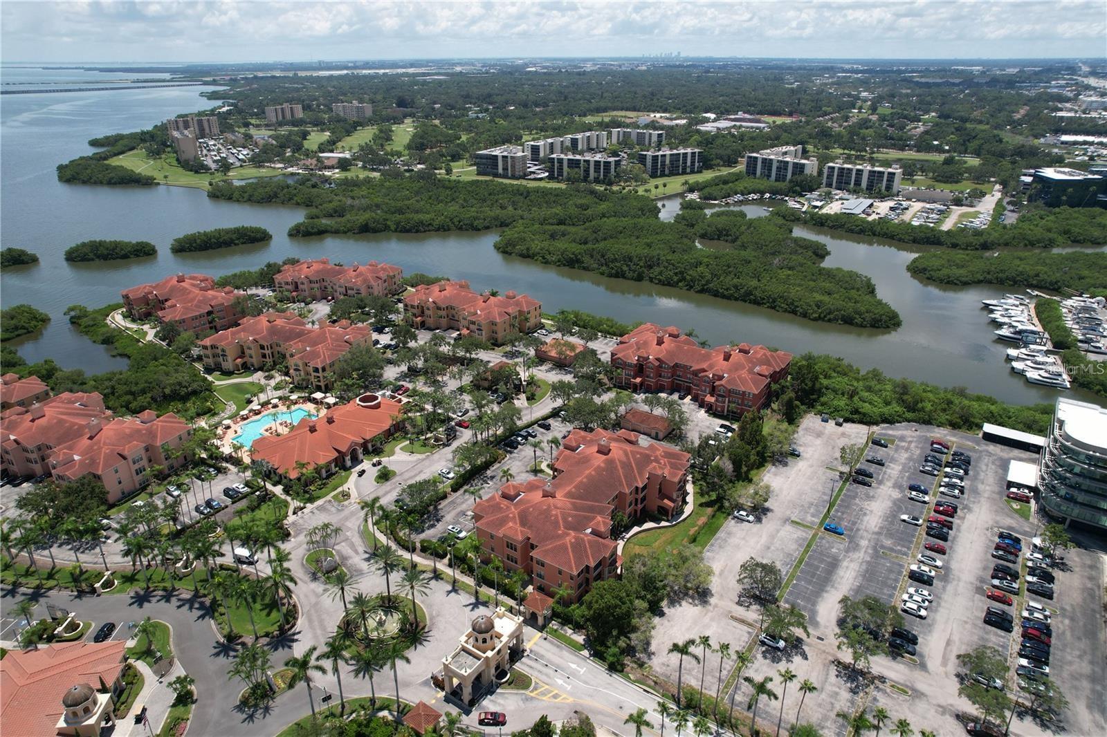 Image 21 of 29 For 2731 Via Capri  934