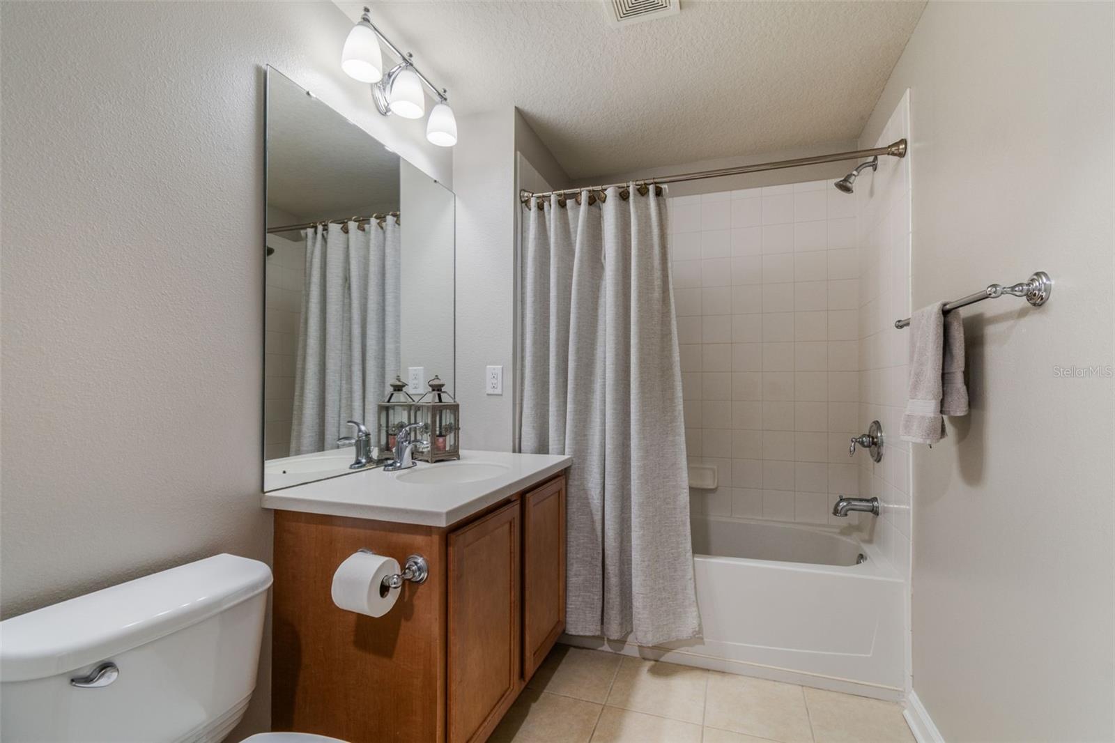 Image 16 of 84 For 822 Lantern Way 102