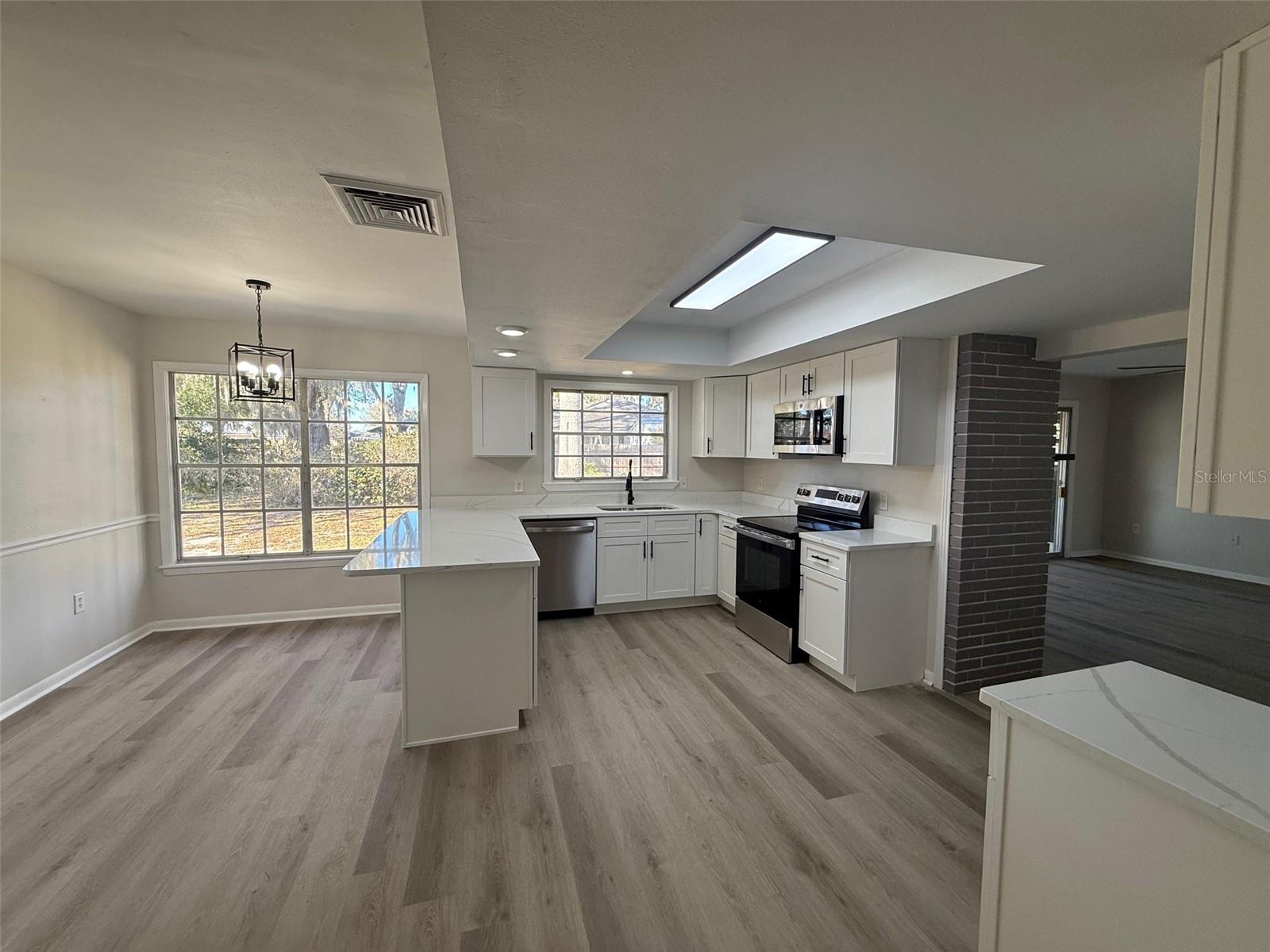 Image 6 of 8 For 722 Russell Drive