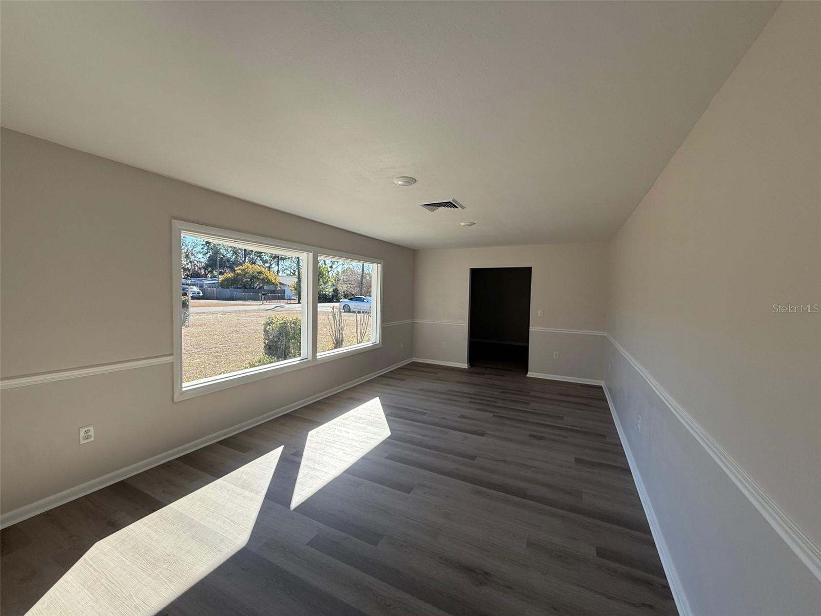 Image 7 of 8 For 722 Russell Drive