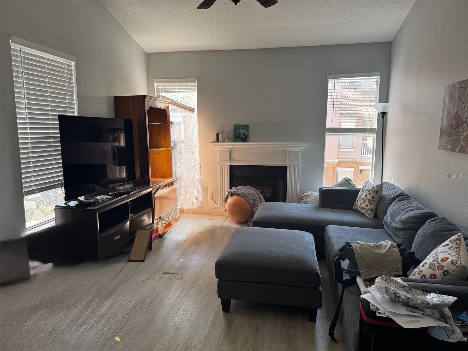 Image 5 of 8 For 17965 Villa Creek Drive