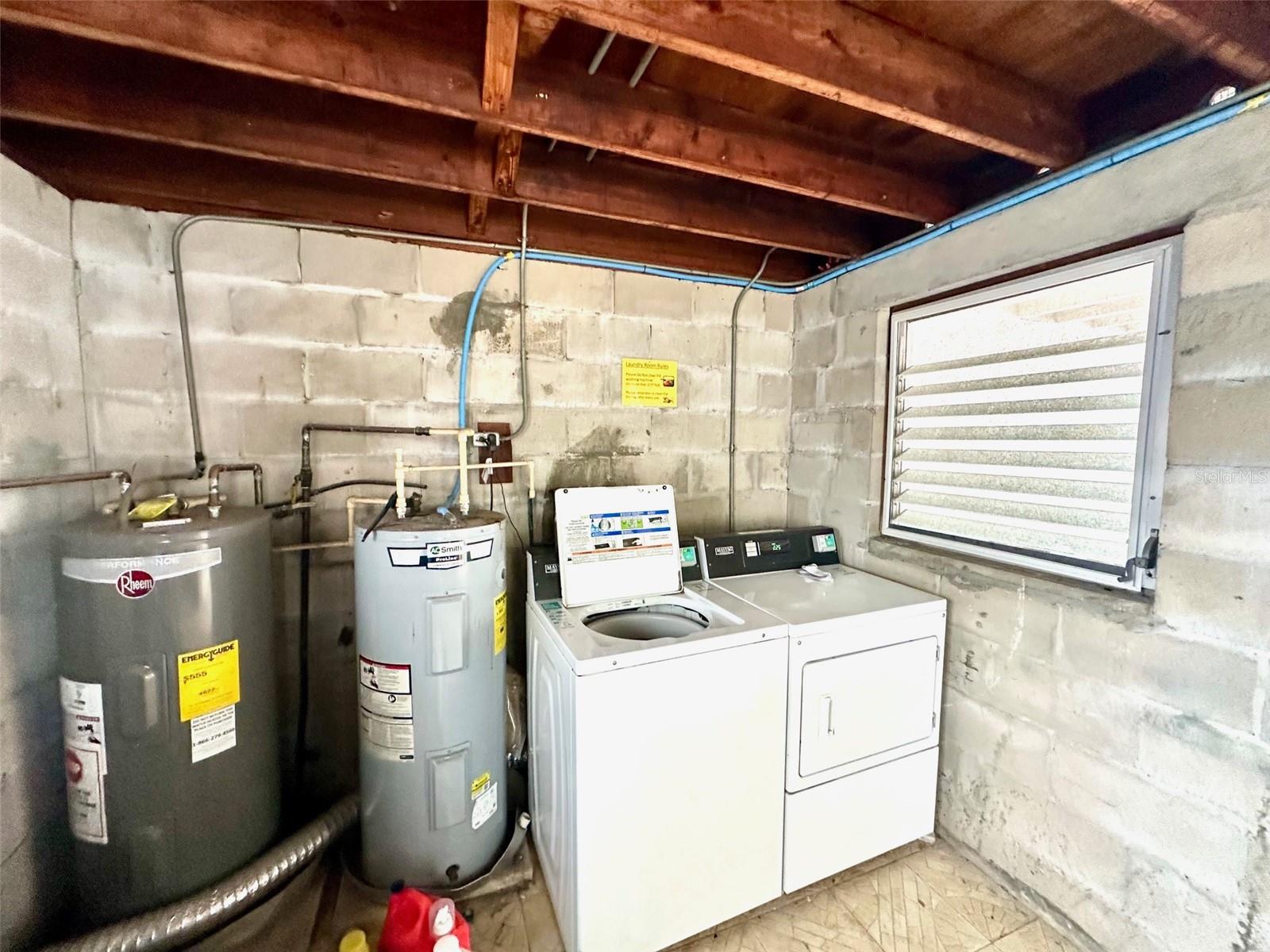 Image 9 of 9 For 2035 Edgewater Drive 6