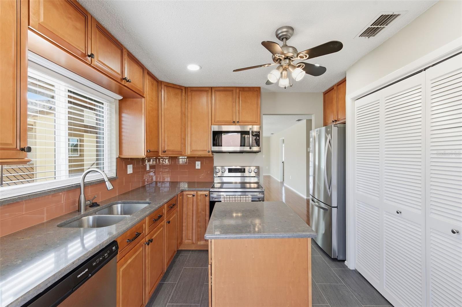 Image 19 of 76 For 4440 Pelorus Drive