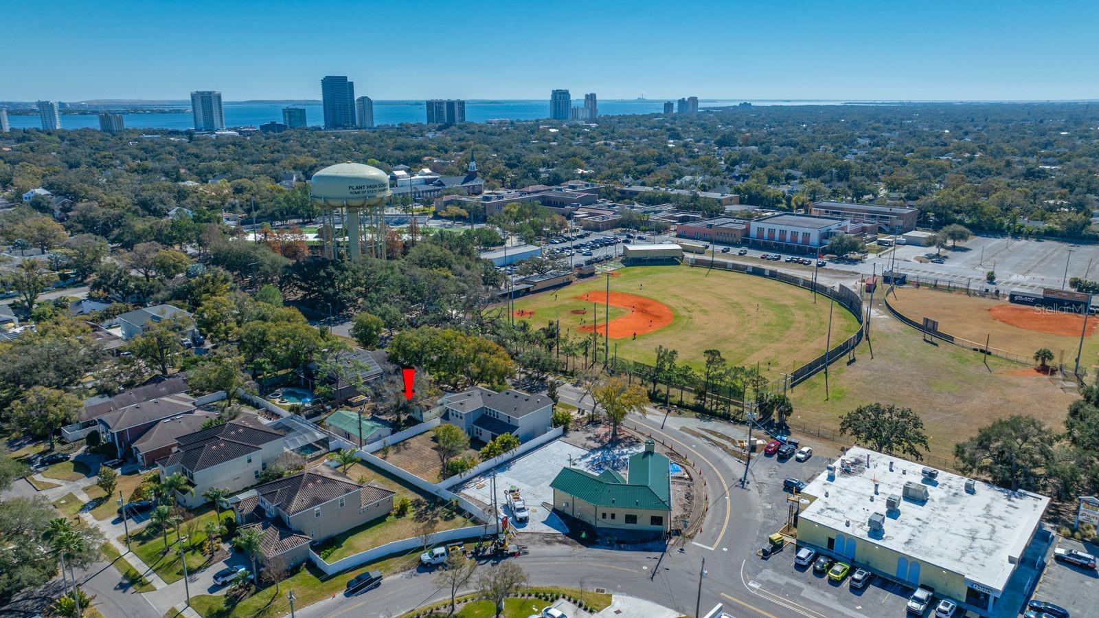 Listing photo id 10 for 3705 San Miguel Street