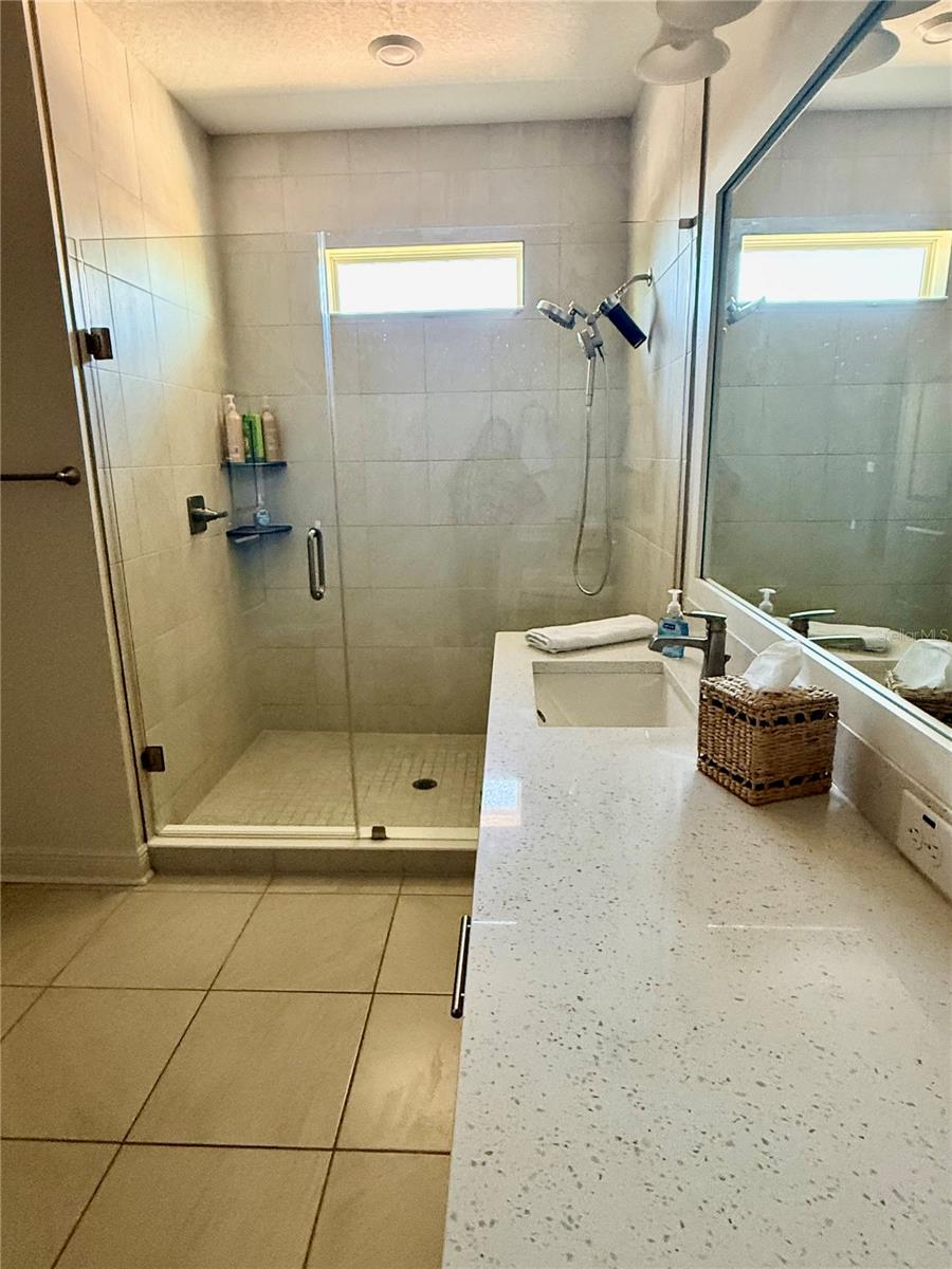 Image 17 of 23 For 3907 Cass Street