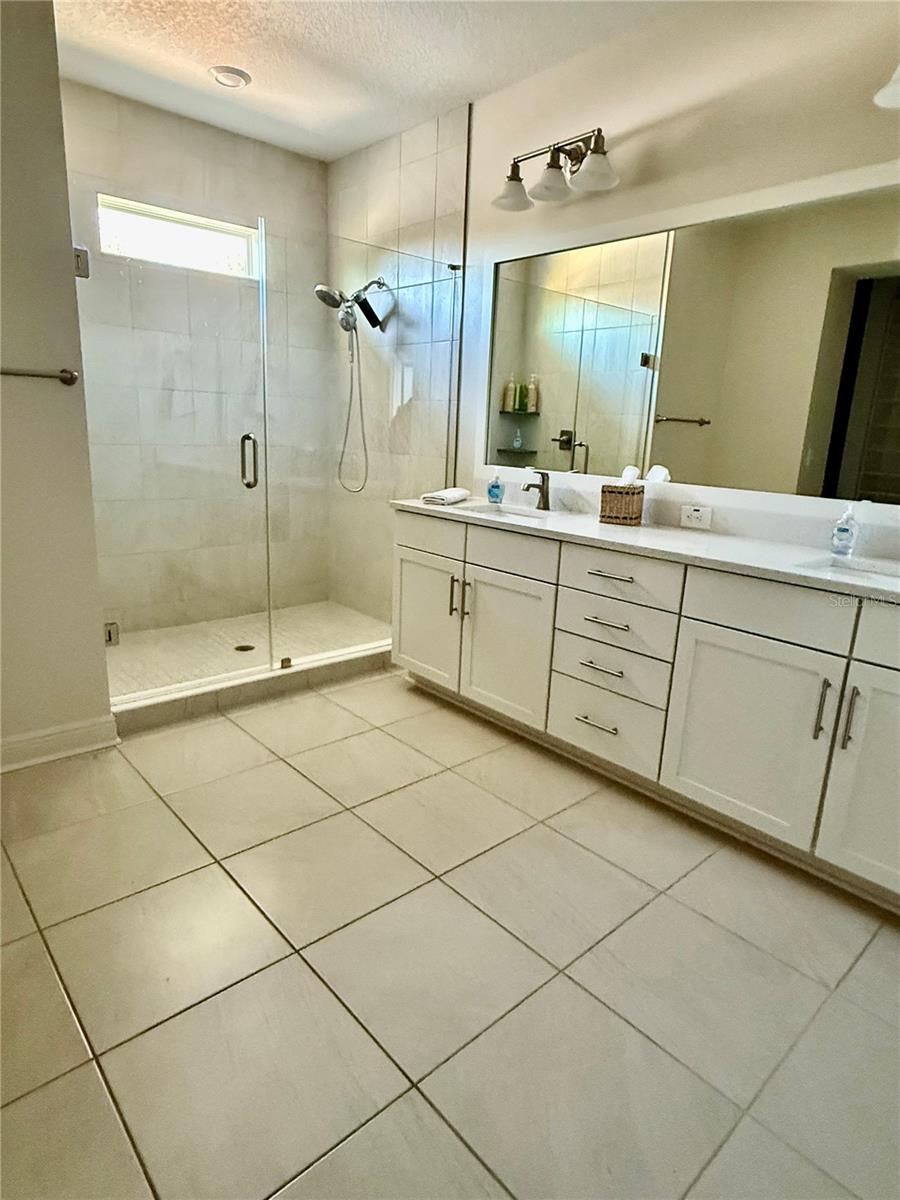 Image 18 of 23 For 3907 Cass Street