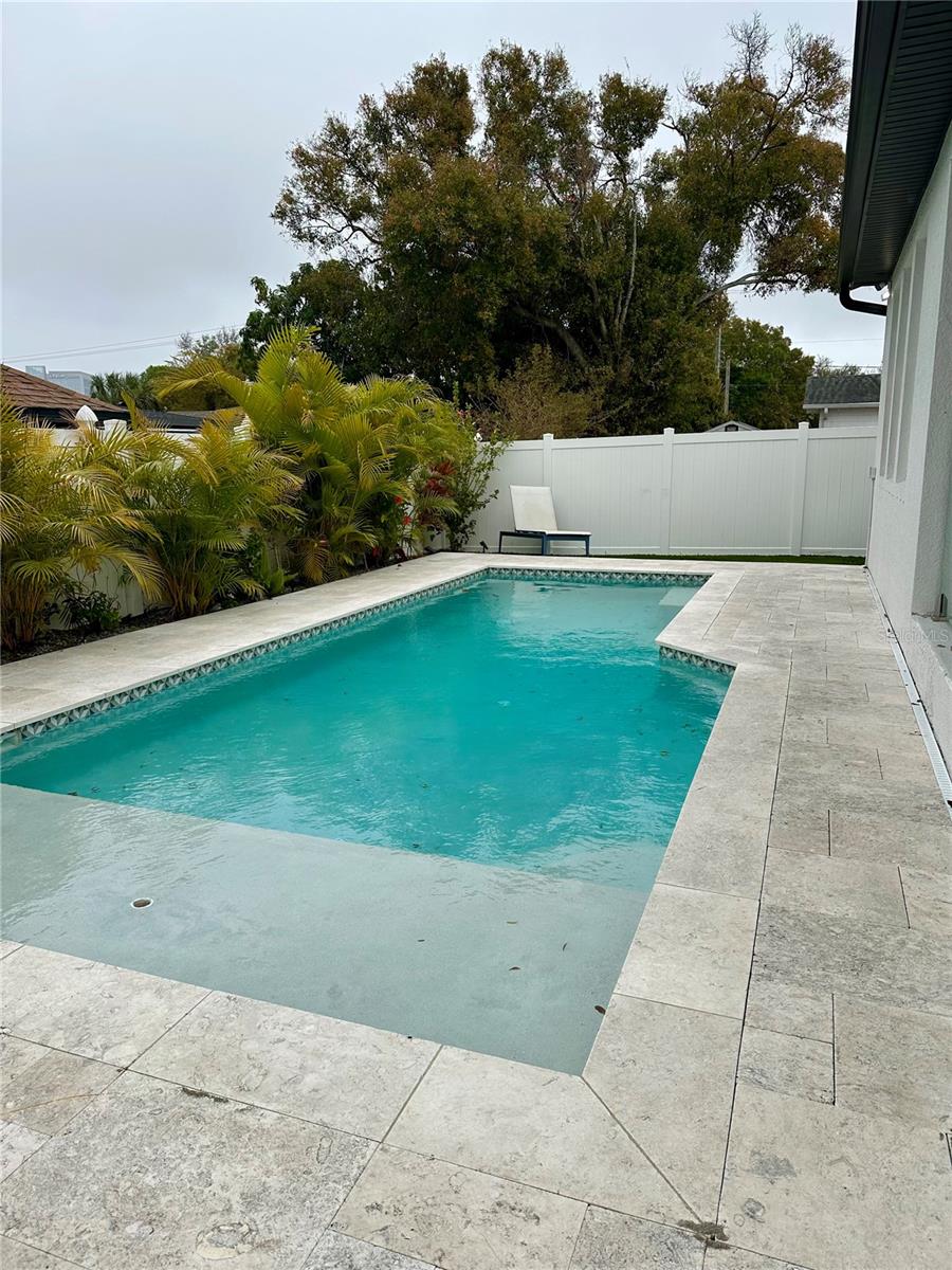 Image 3 of 23 For 3907 Cass Street