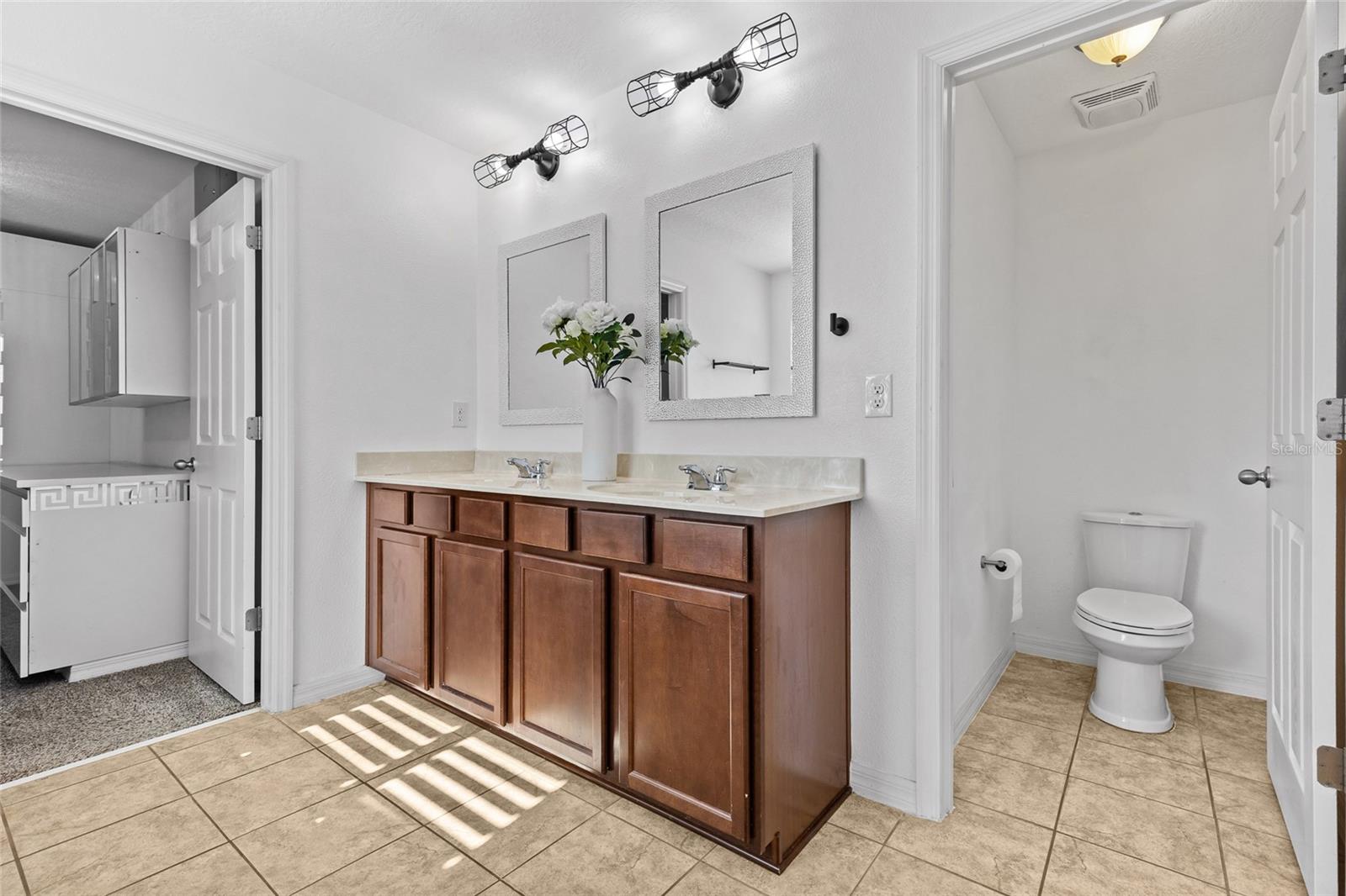 Image 19 of 43 For 19270 Fallglo Drive