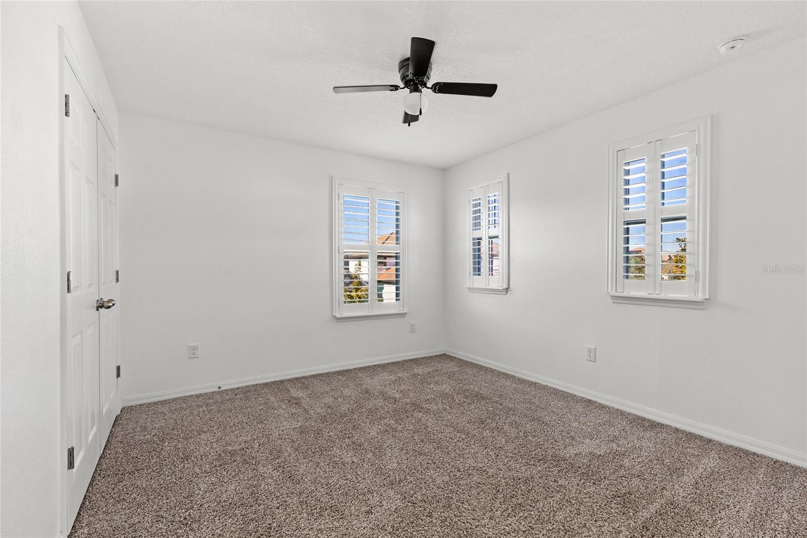 Image 25 of 43 For 19270 Fallglo Drive