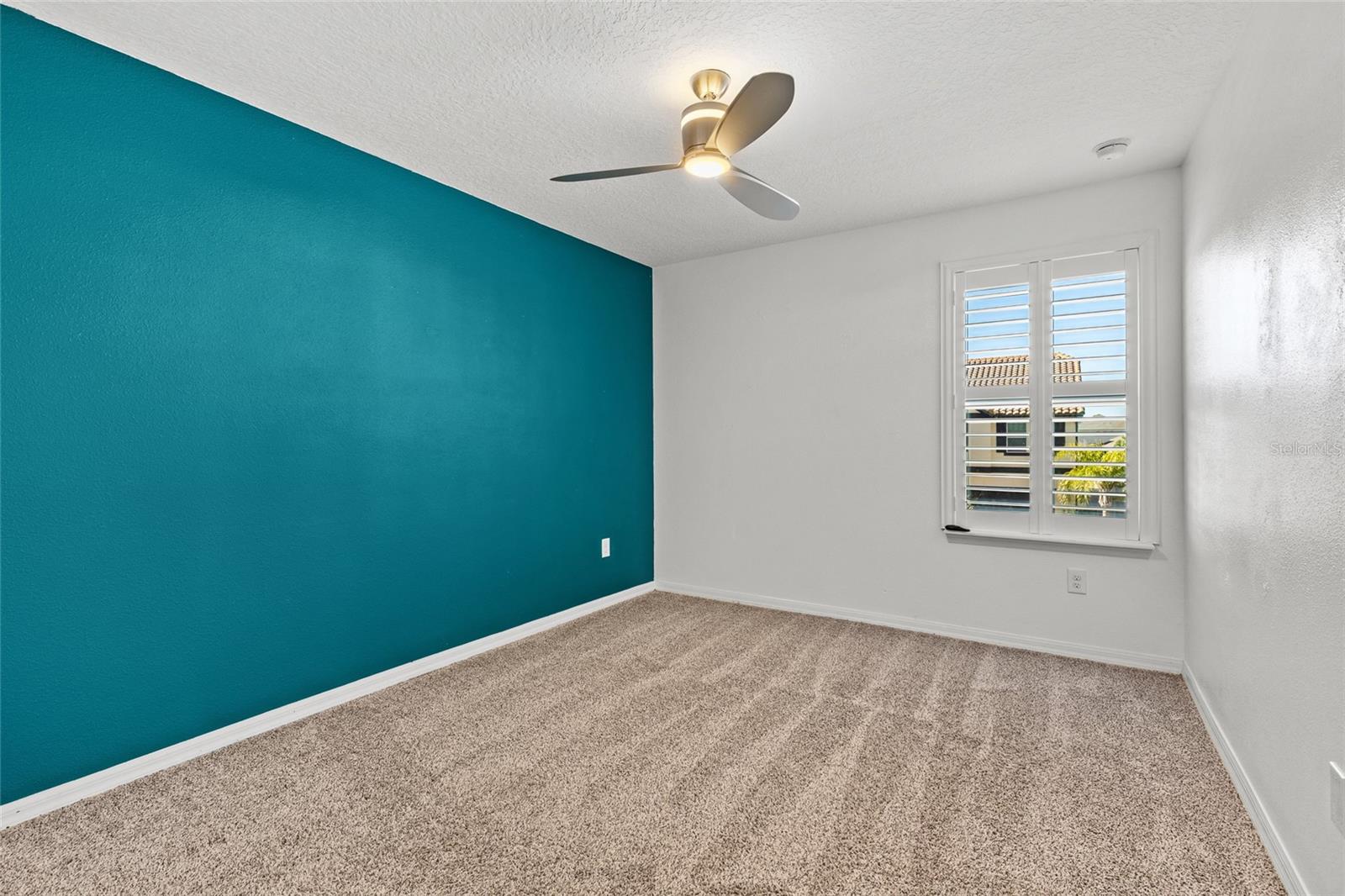 Image 27 of 43 For 19270 Fallglo Drive