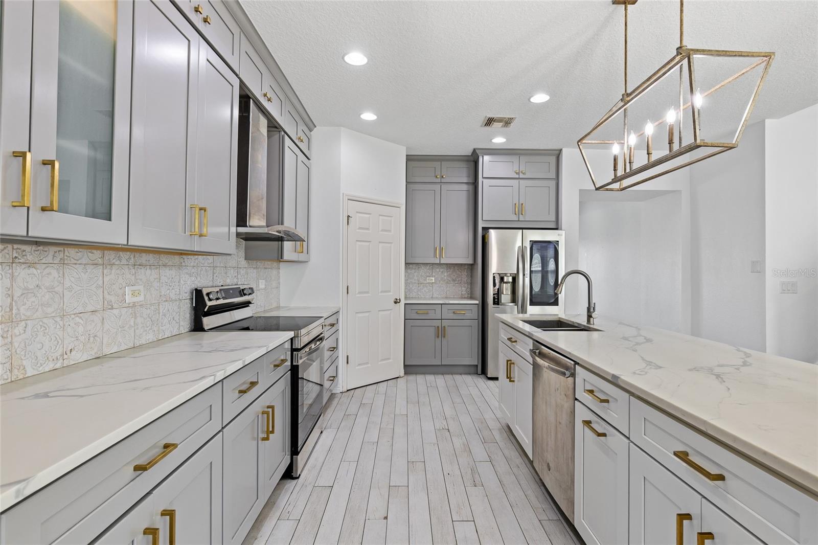 Image 4 of 43 For 19270 Fallglo Drive