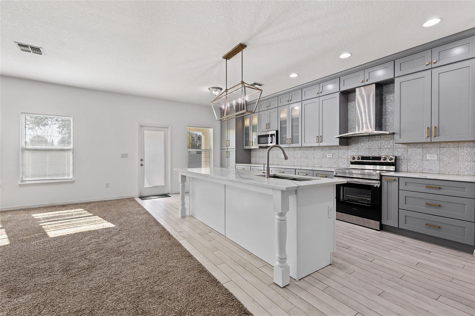 Image 6 of 43 For 19270 Fallglo Drive