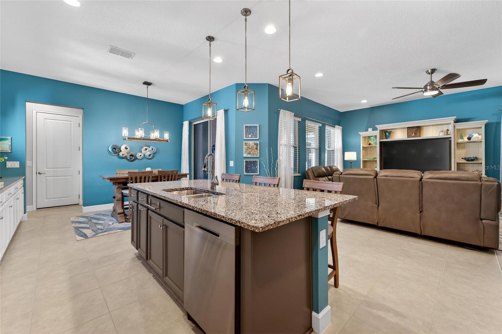 Image 21 of 92 For 707 Winterside Drive