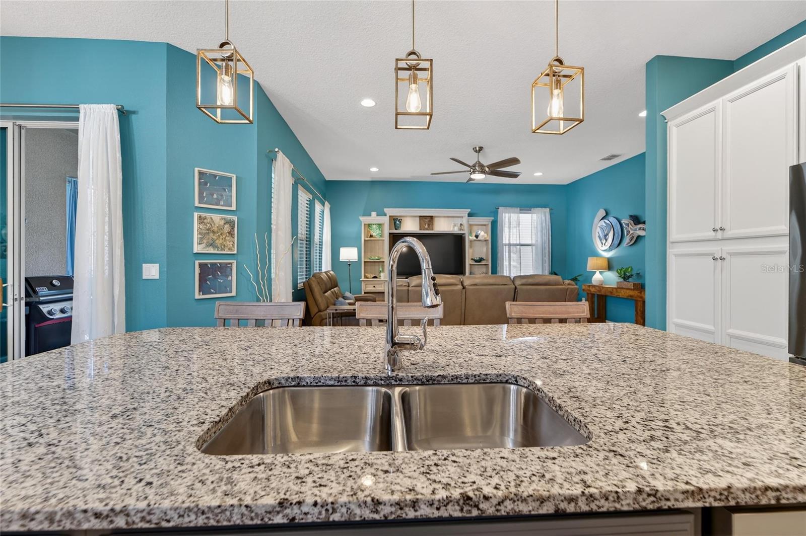 Image 22 of 92 For 707 Winterside Drive