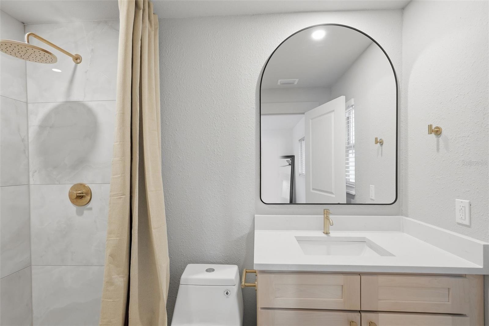 Image 5 of 39 For 2664 60th Avenue S