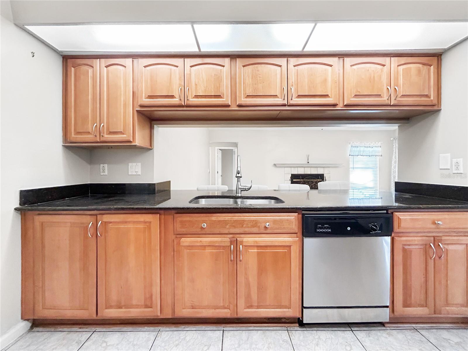 Image 12 of 38 For 4518 Oak River Circle