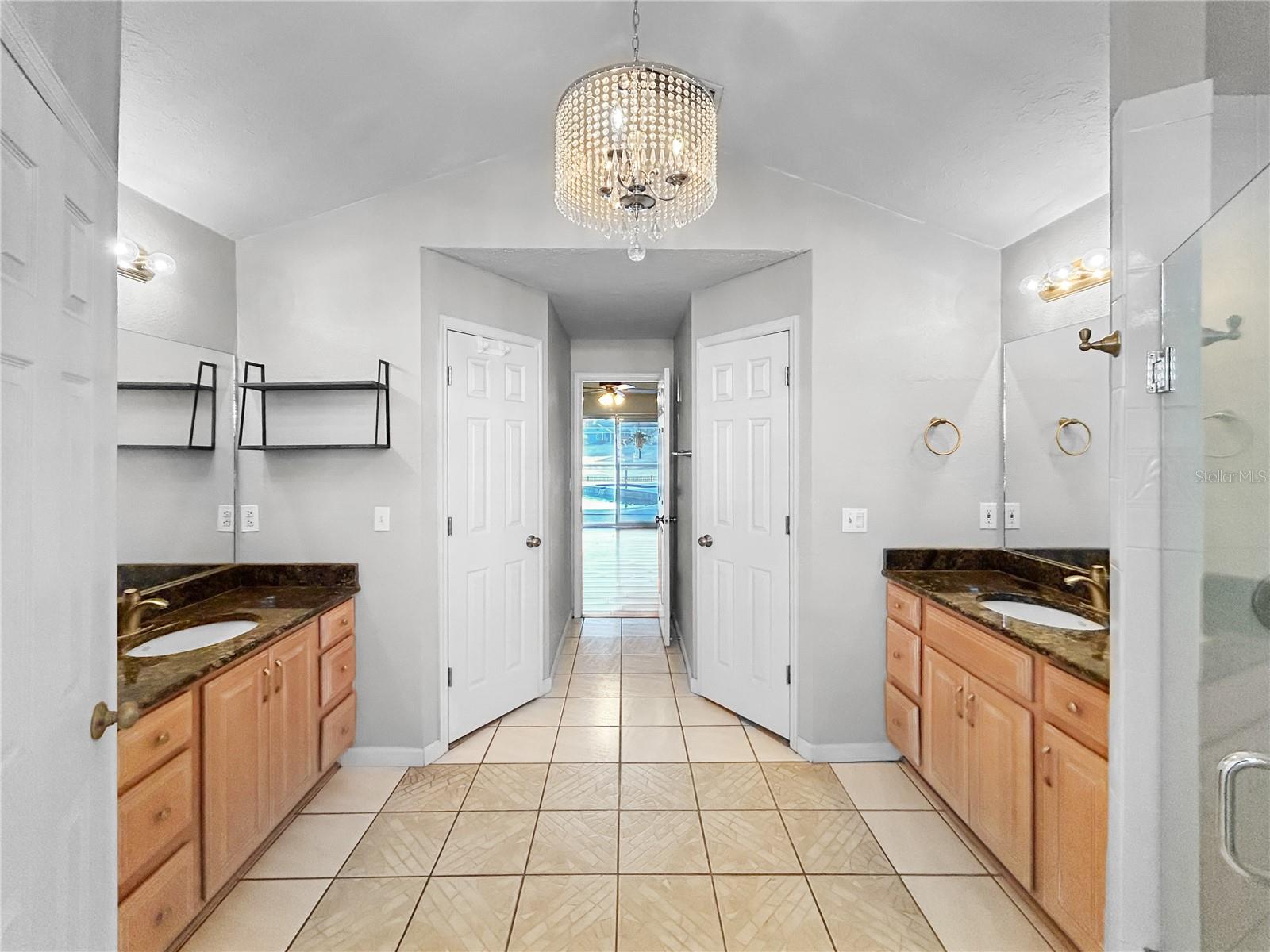 Image 25 of 38 For 4518 Oak River Circle