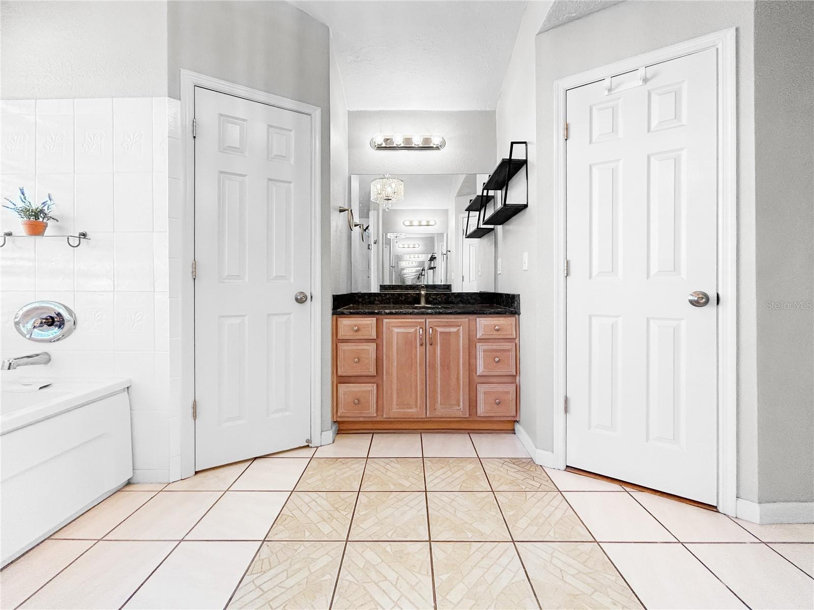 Image 26 of 38 For 4518 Oak River Circle