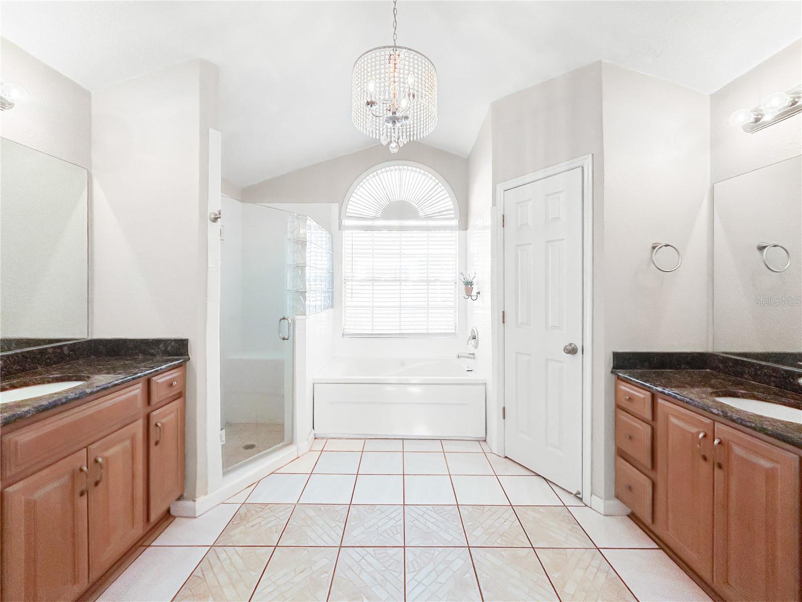 Image 27 of 38 For 4518 Oak River Circle