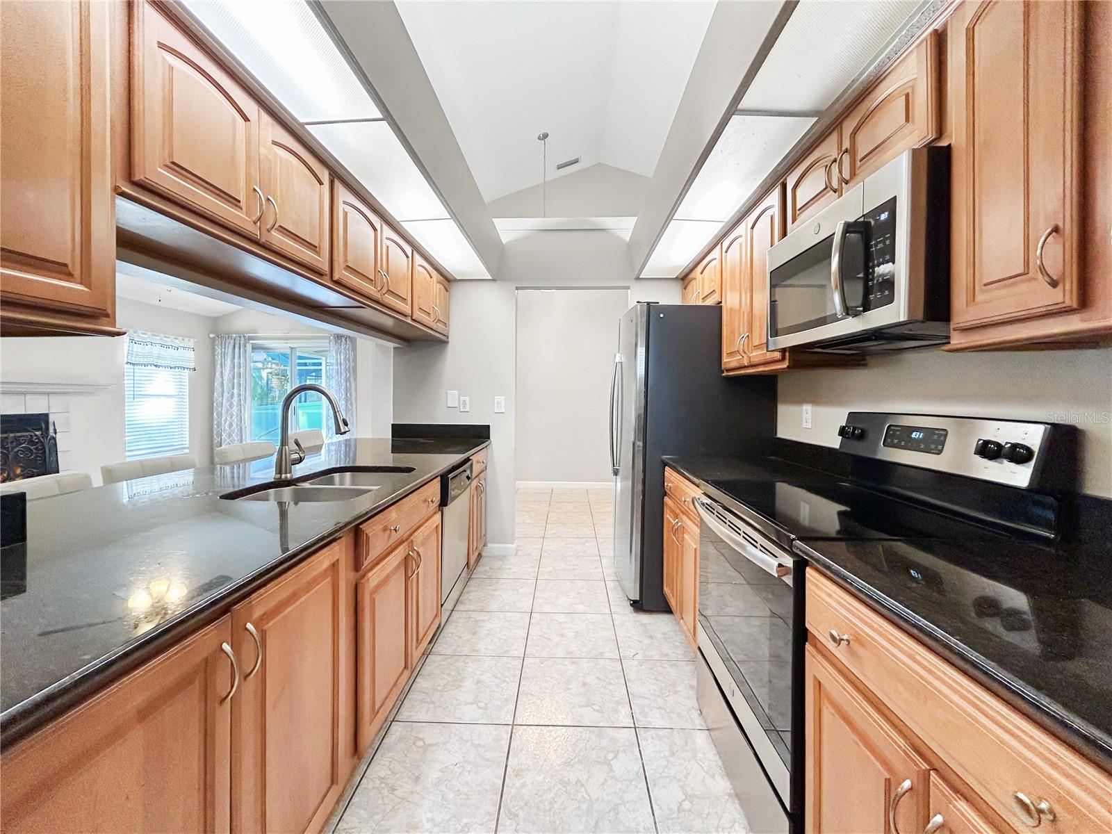 Image 9 of 38 For 4518 Oak River Circle