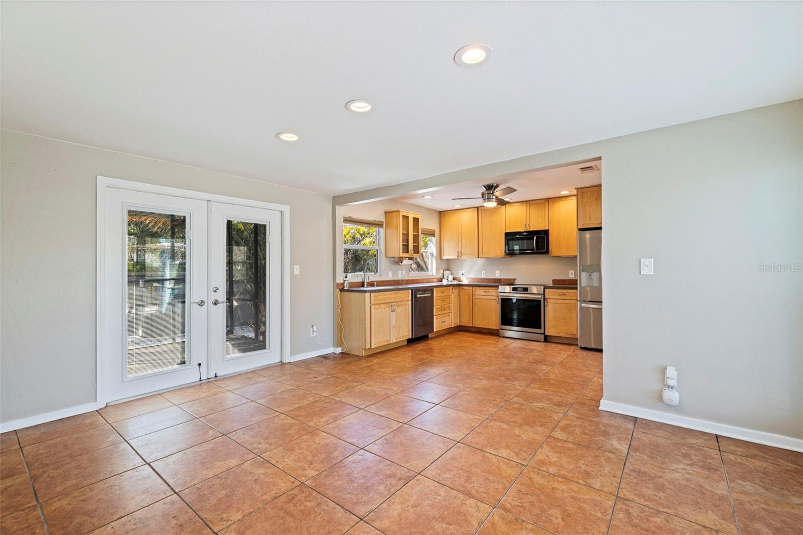 Image 15 of 44 For 2637 46th Street S